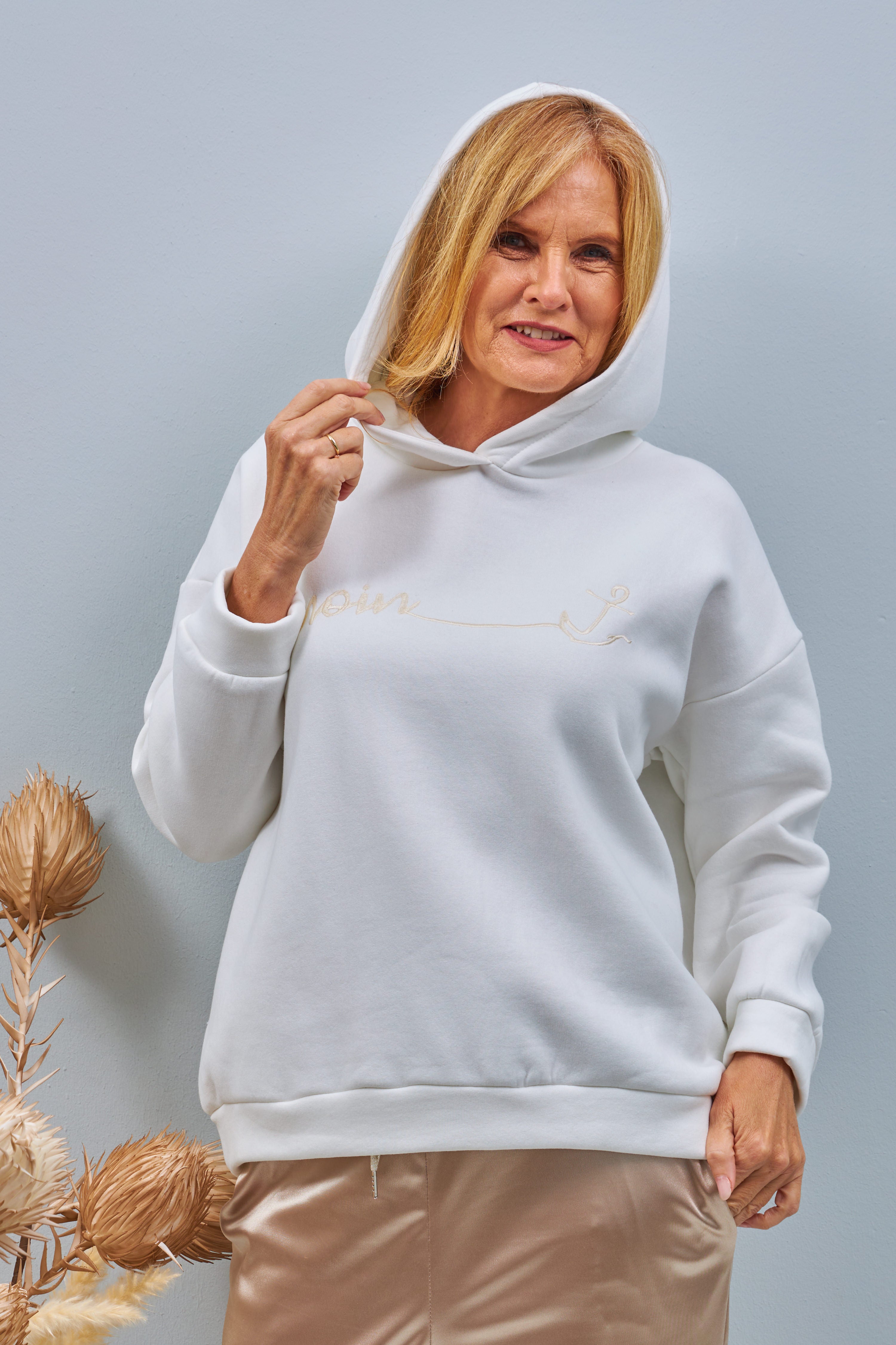 Hoodie with embroidered lettering "moin", ecru