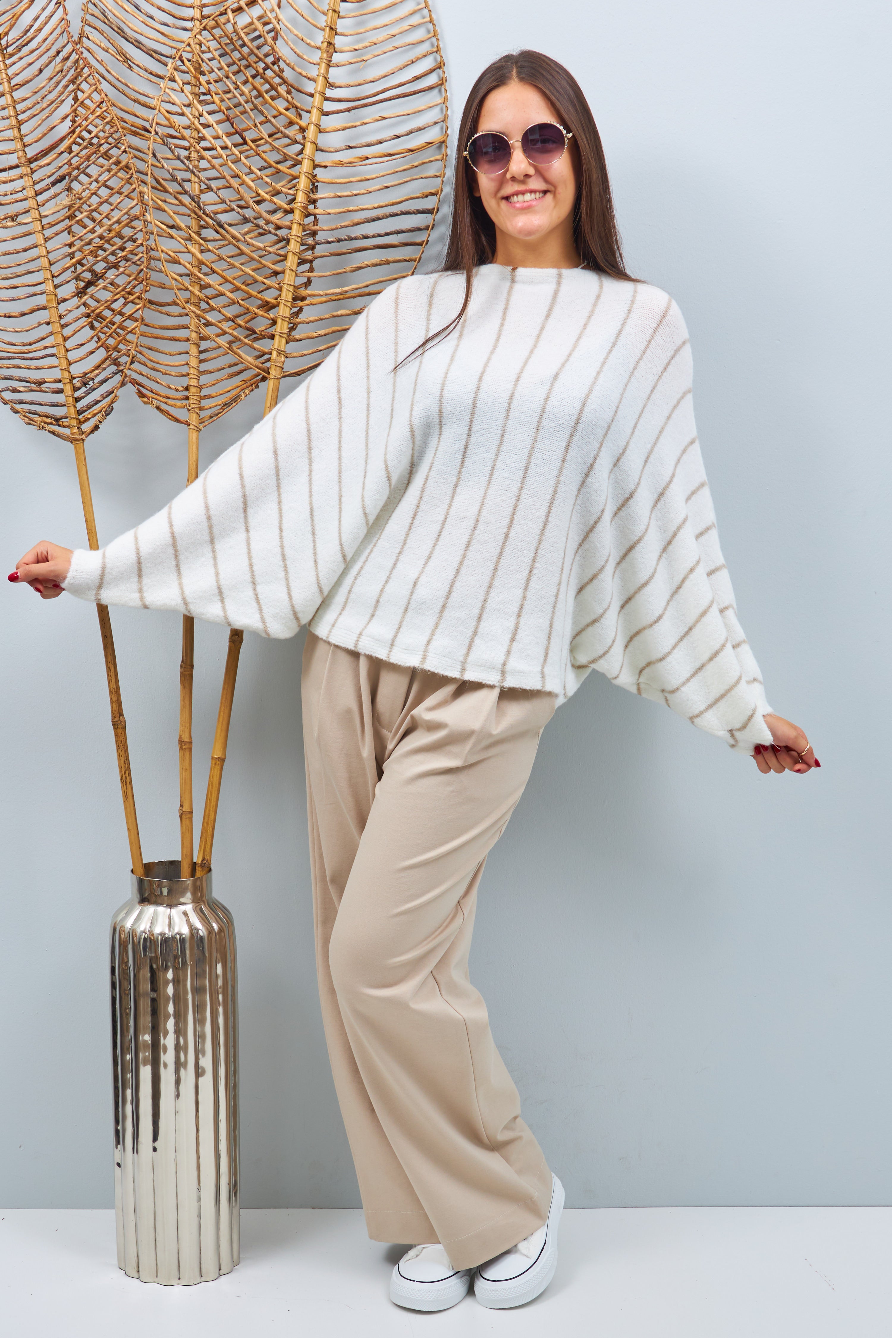 Knitted sweater with batwing sleeves, ecru beige