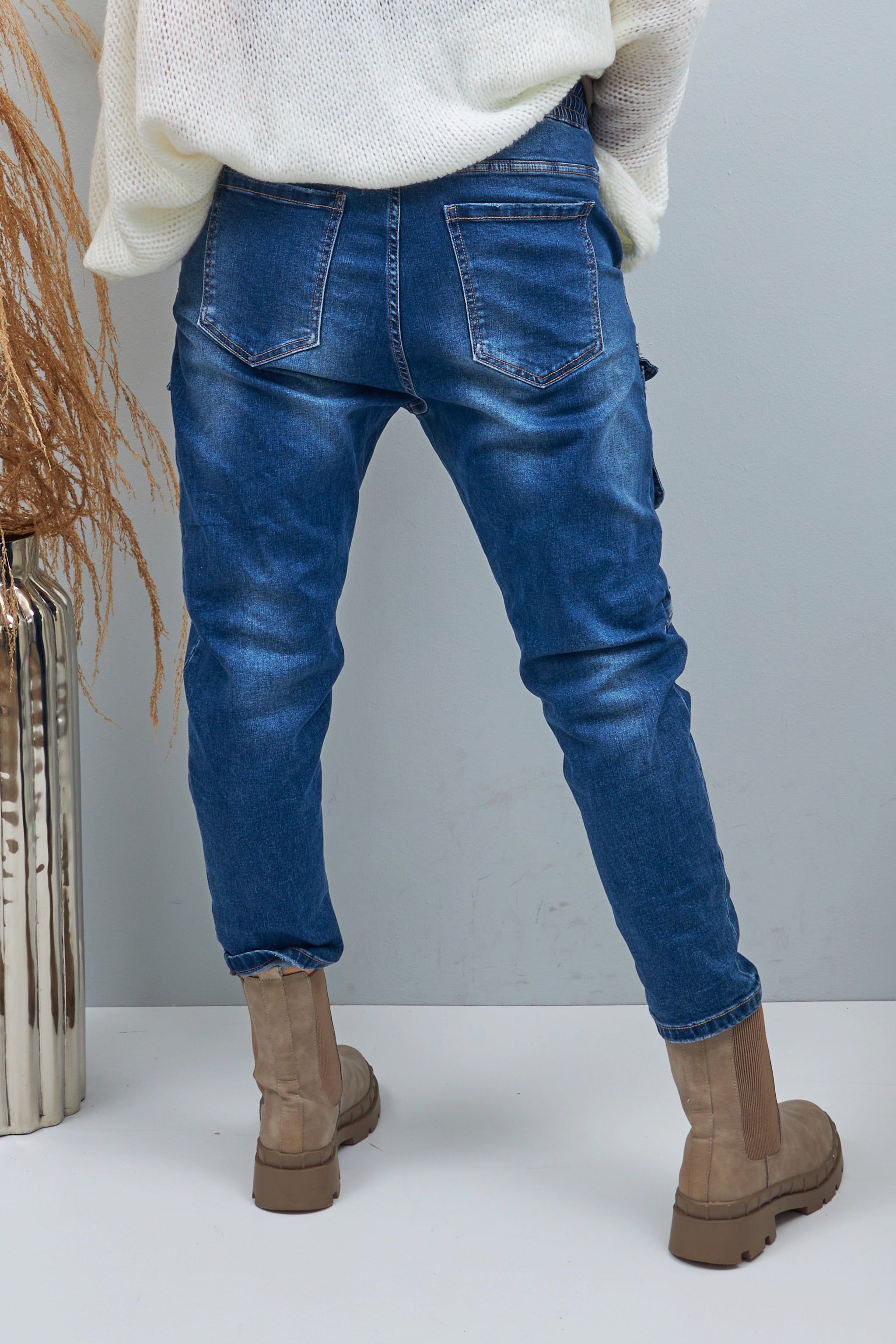 Baggy Jeans mit aufgesetzten Taschen, blau