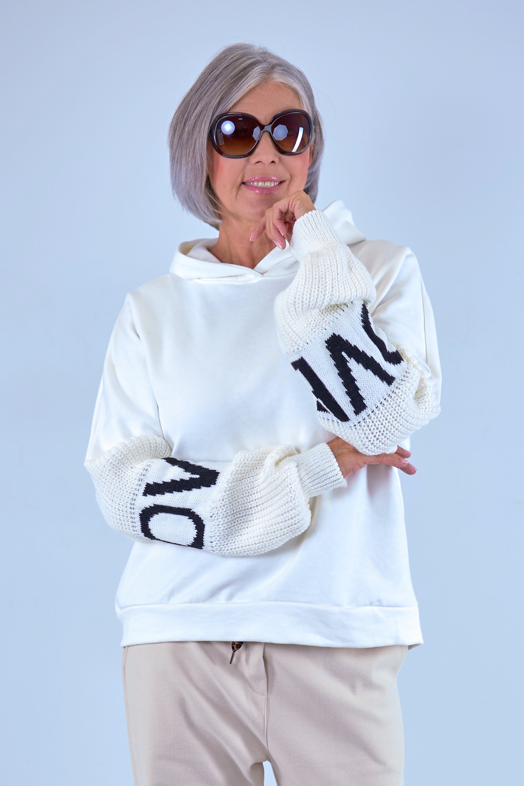 Hoodie with knitted sleeves, white