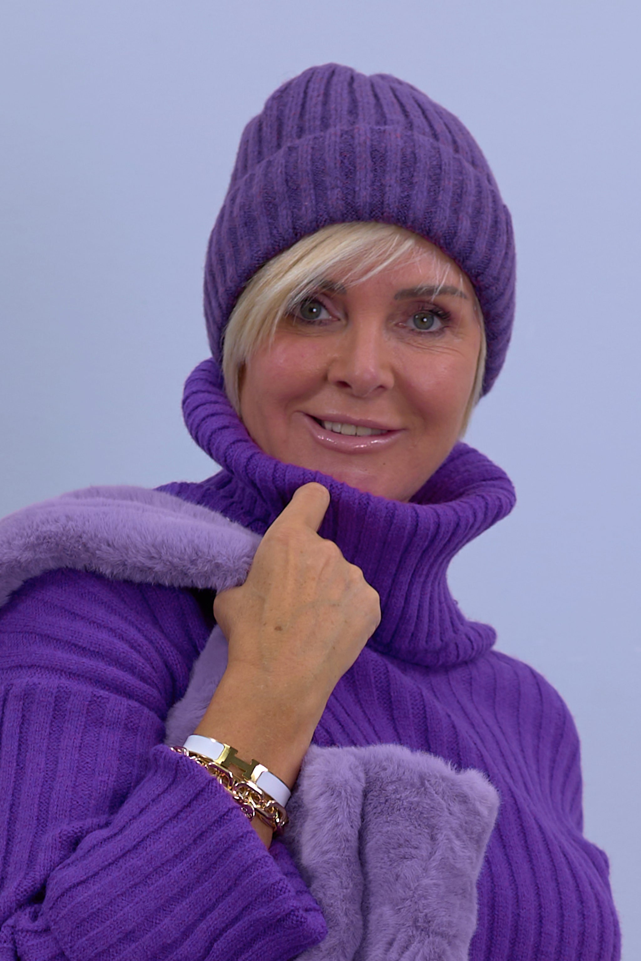 Cozy knitted hat, purple