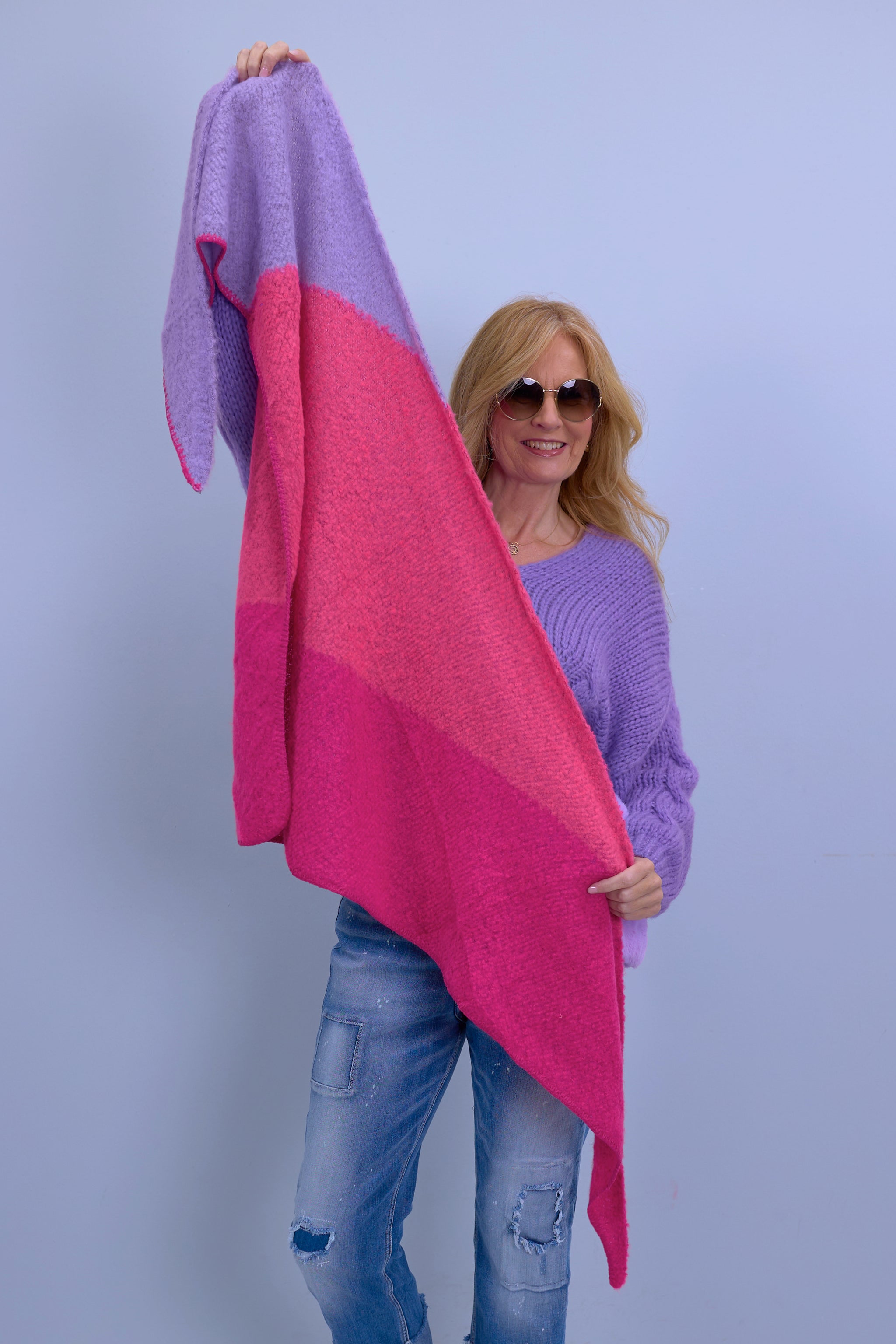 Fluffy triangle scarf, lilac-pink