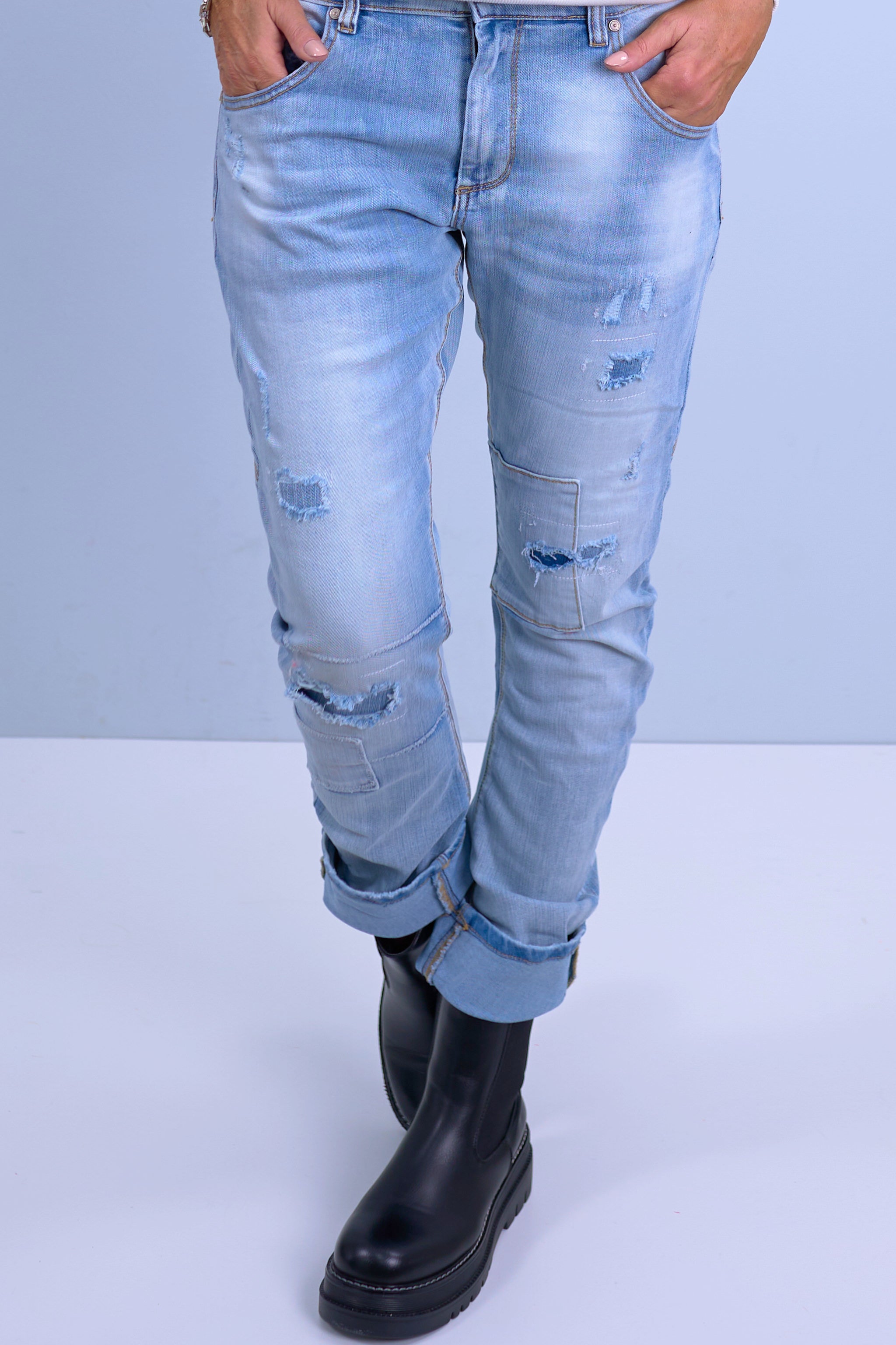 Jeans mit breitem Aufschlag, hellblau