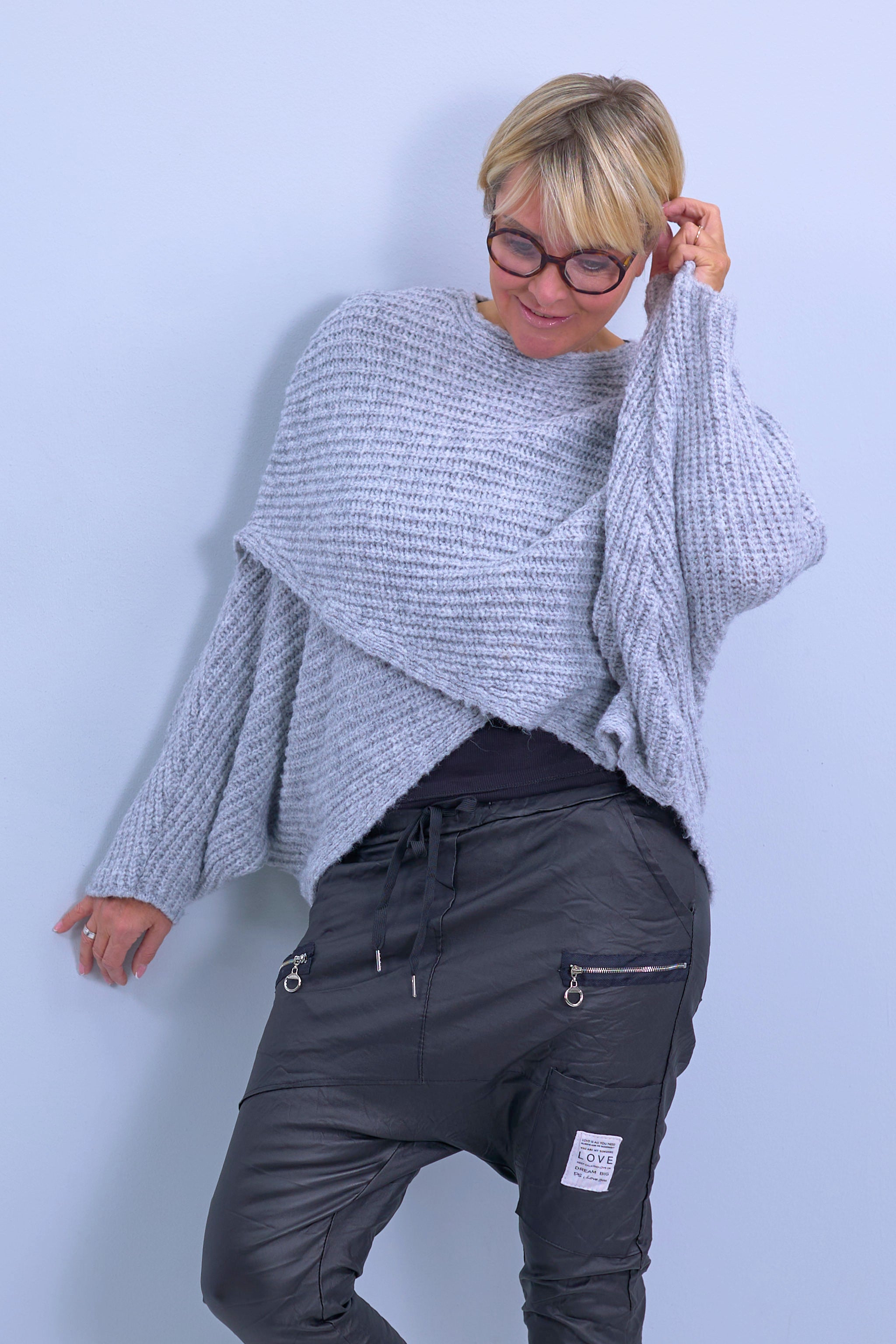 Chunky knitted sweater with flap, grey