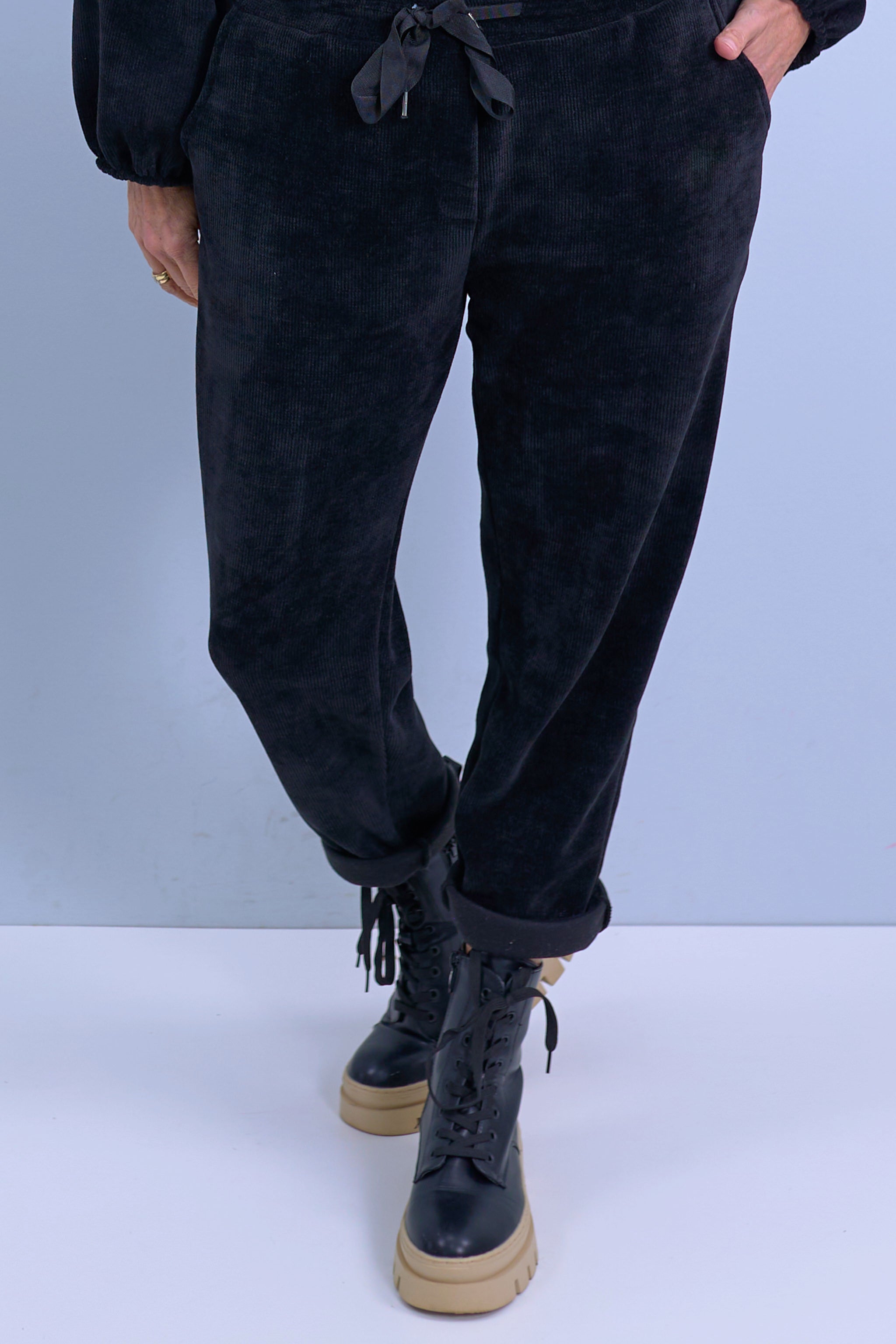 Samtcord Hose mit elastischem Bund, schwarz