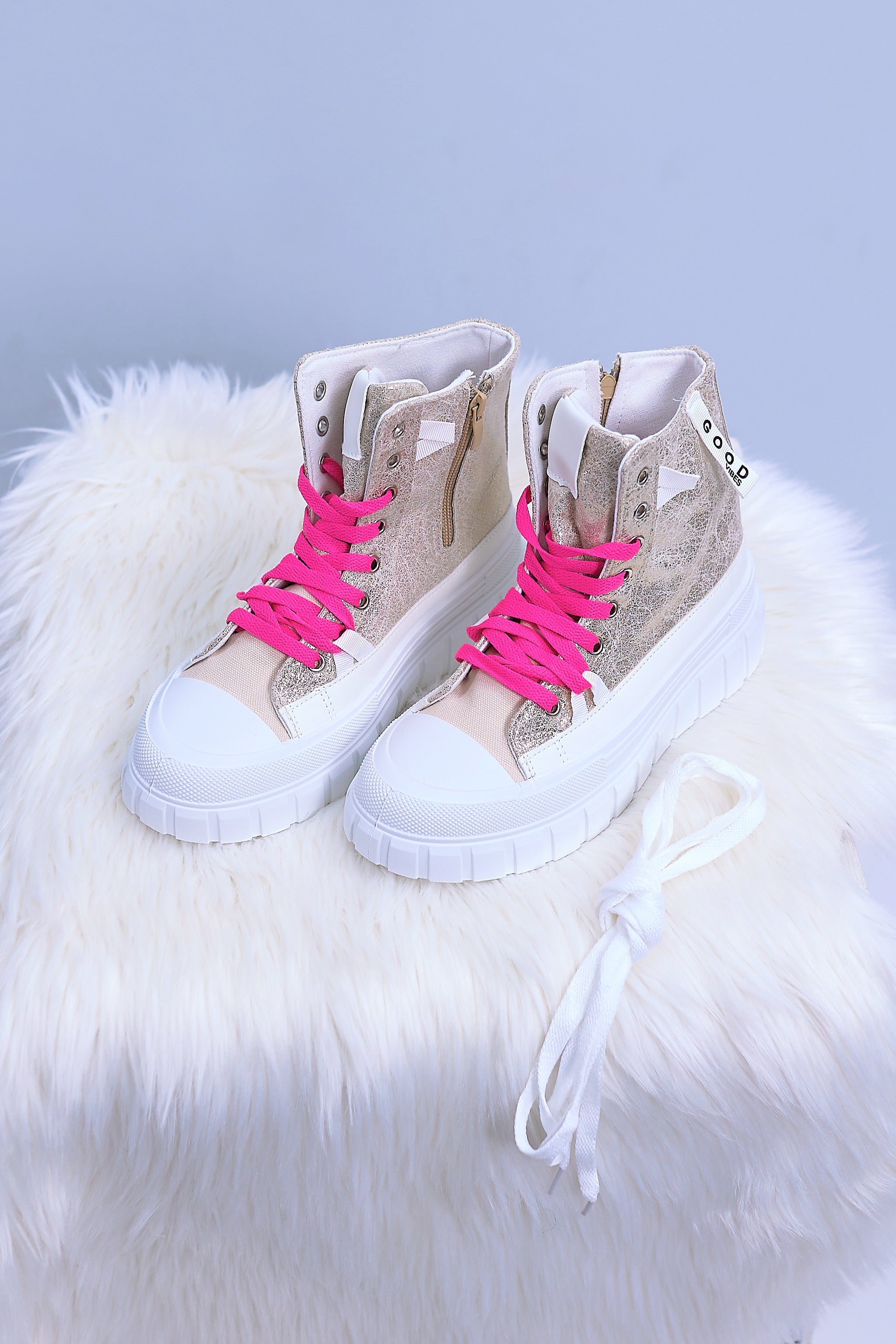 Sneakers with details, gold-white-pink