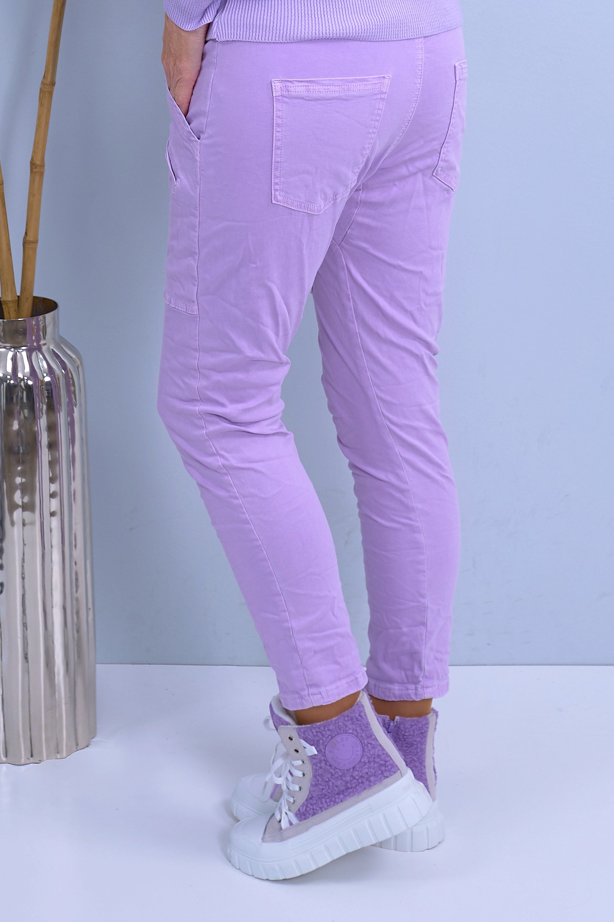 Jeans-Stretch-Hose mit aufgesetzten Taschen, flieder
