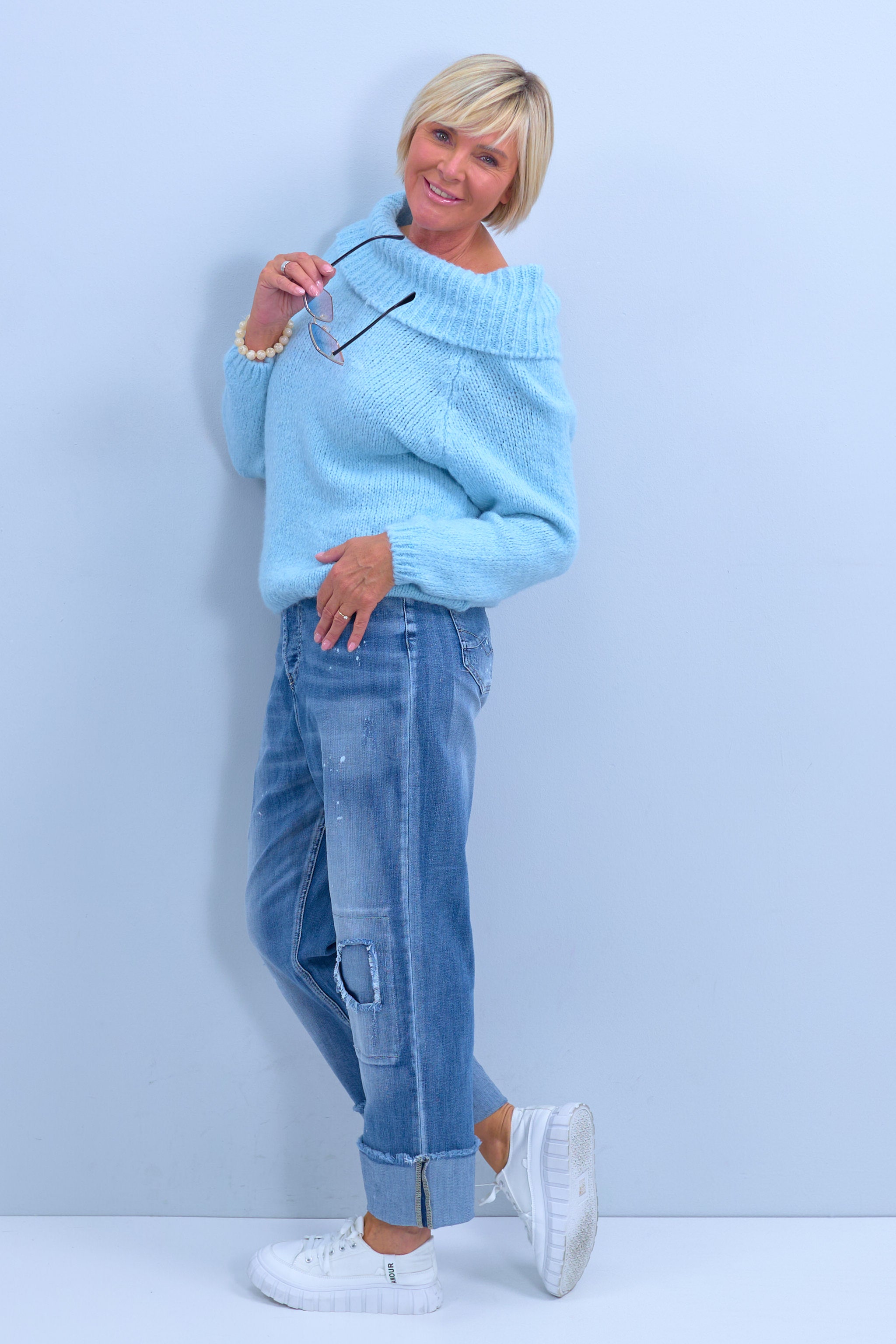 Strick-Pullover mit weitem Rollkragen, hellblau