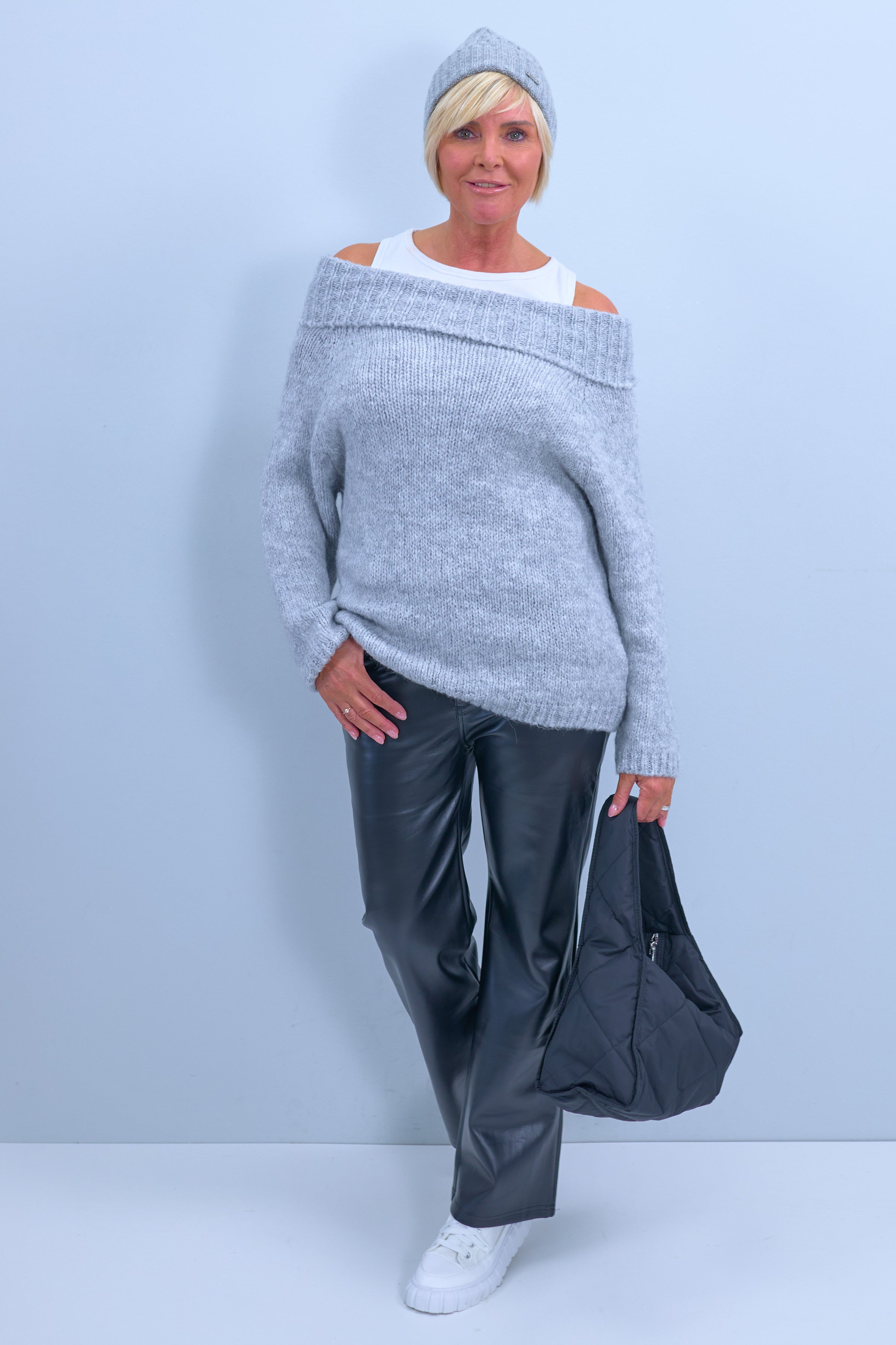 Strick-Pullover mit weitem Rollkragen, grau