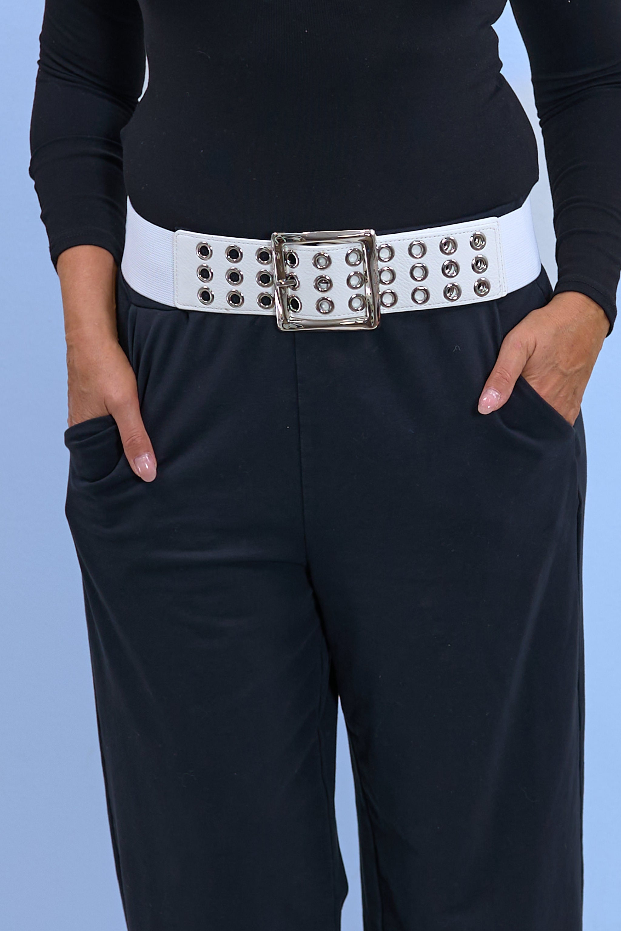 Wide, elastic belt with rivets, white-silver