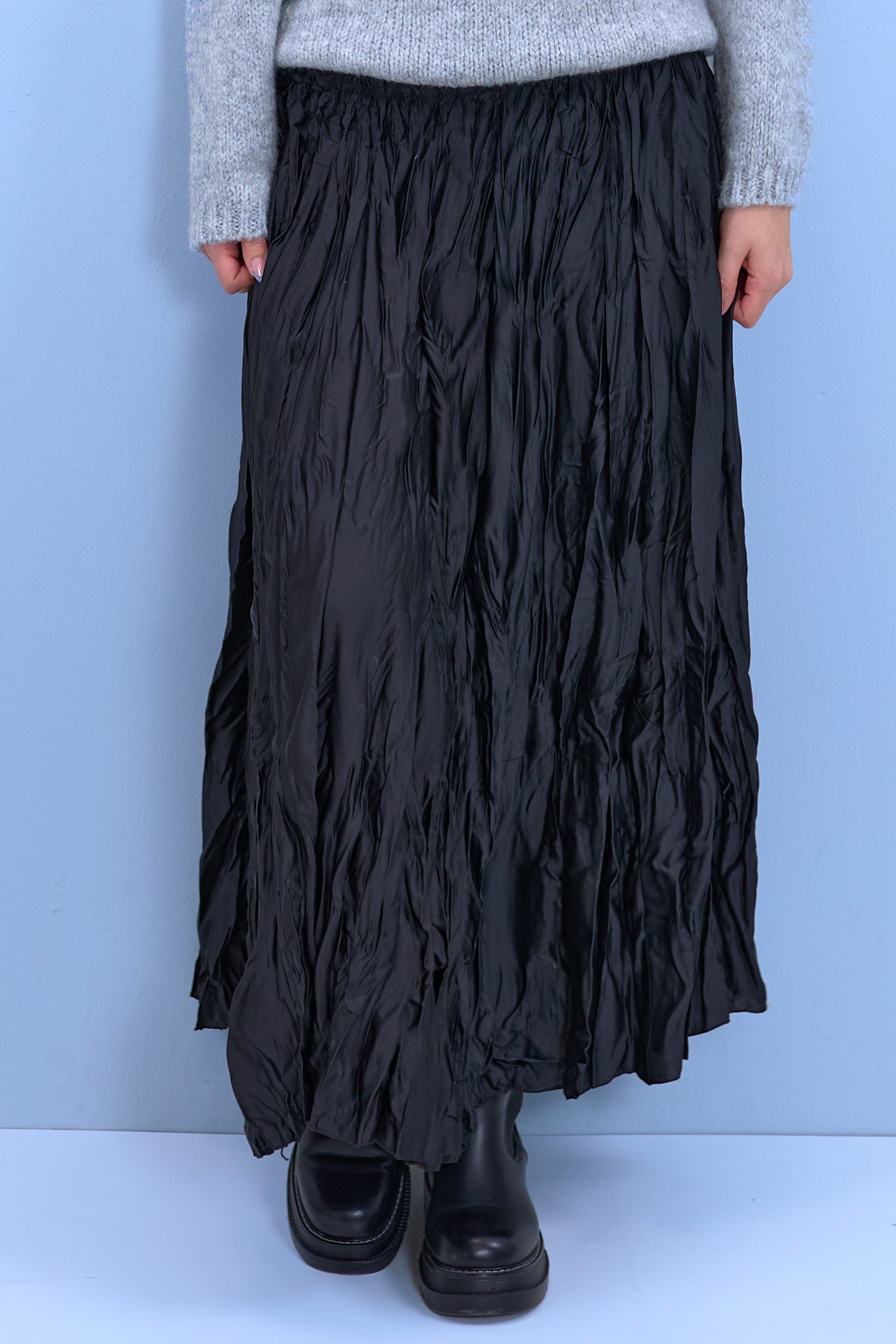 Skirt with a crinkled look, black