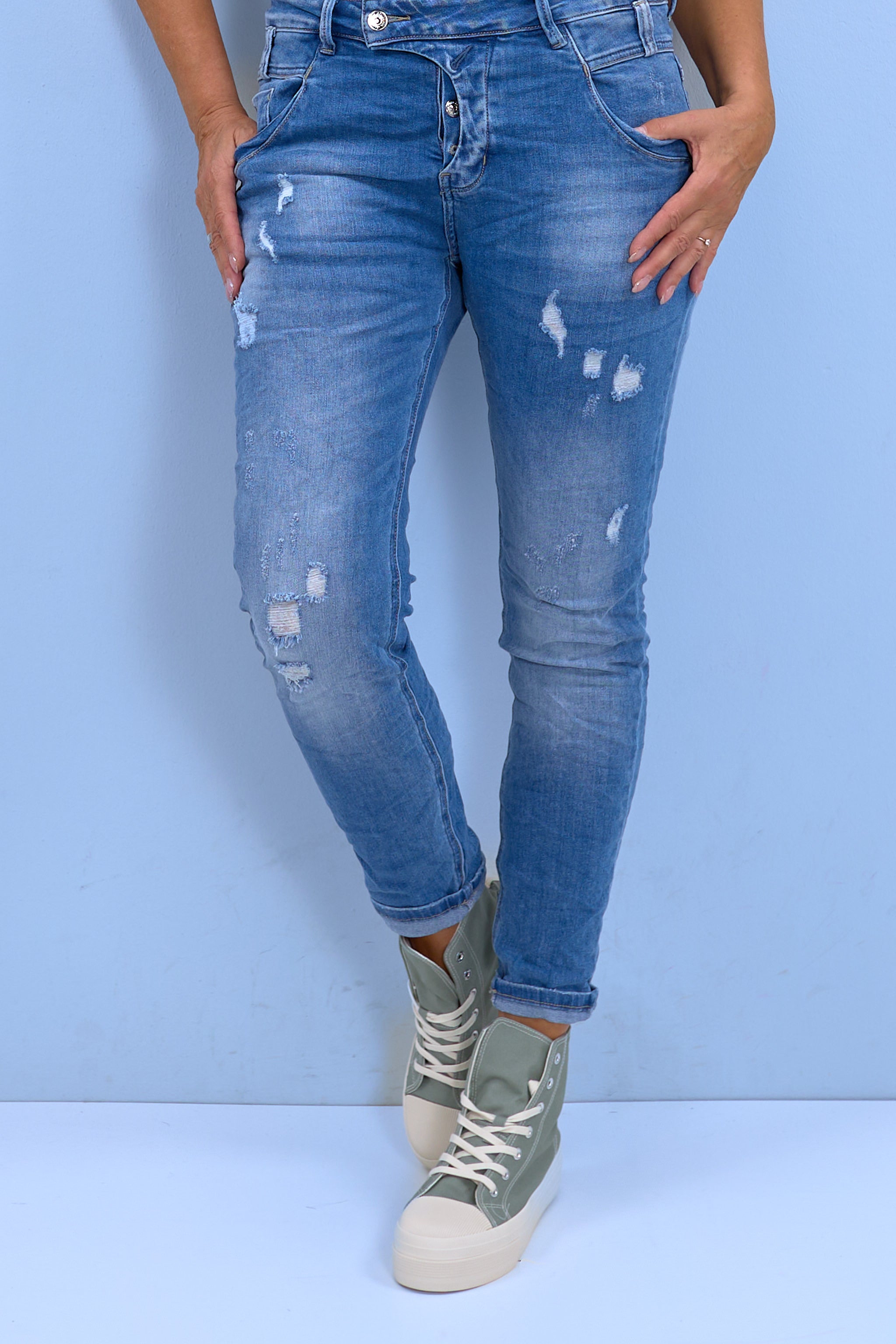 Jeans with a crinkled look, denim blue