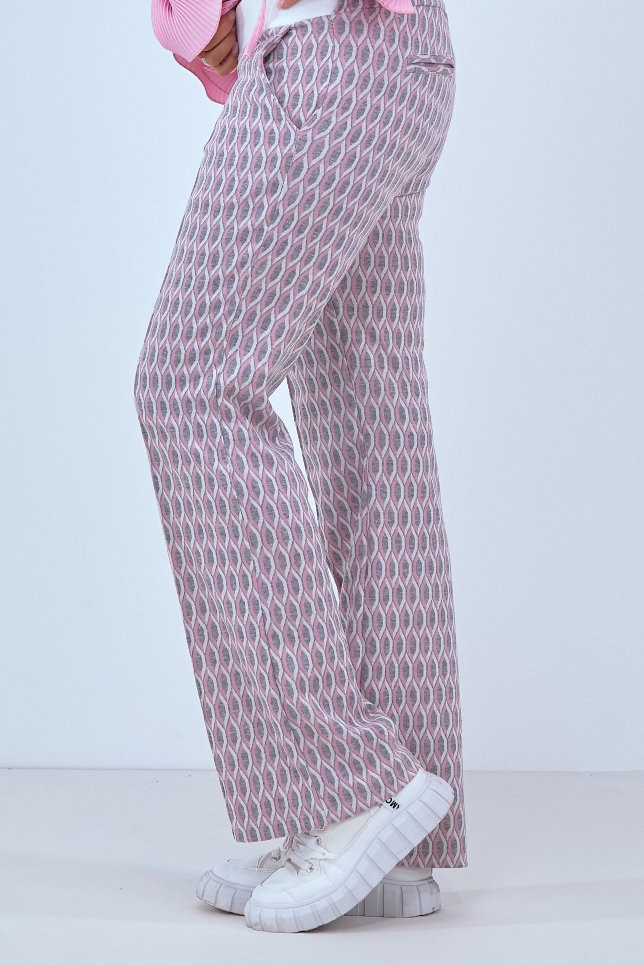 Long patterned pants, grey-light pink-white