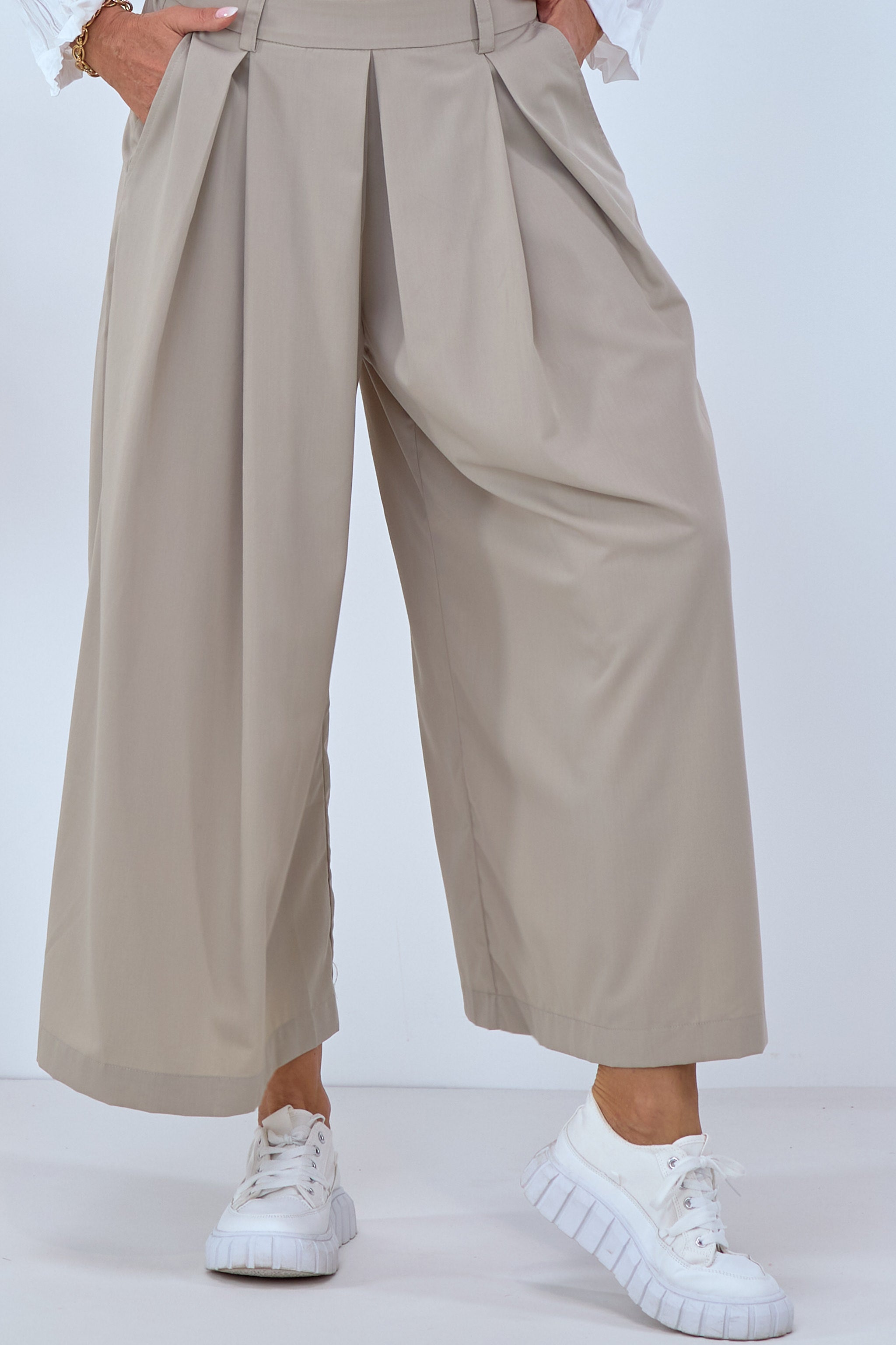 Culottes with extra wide legs, beige
