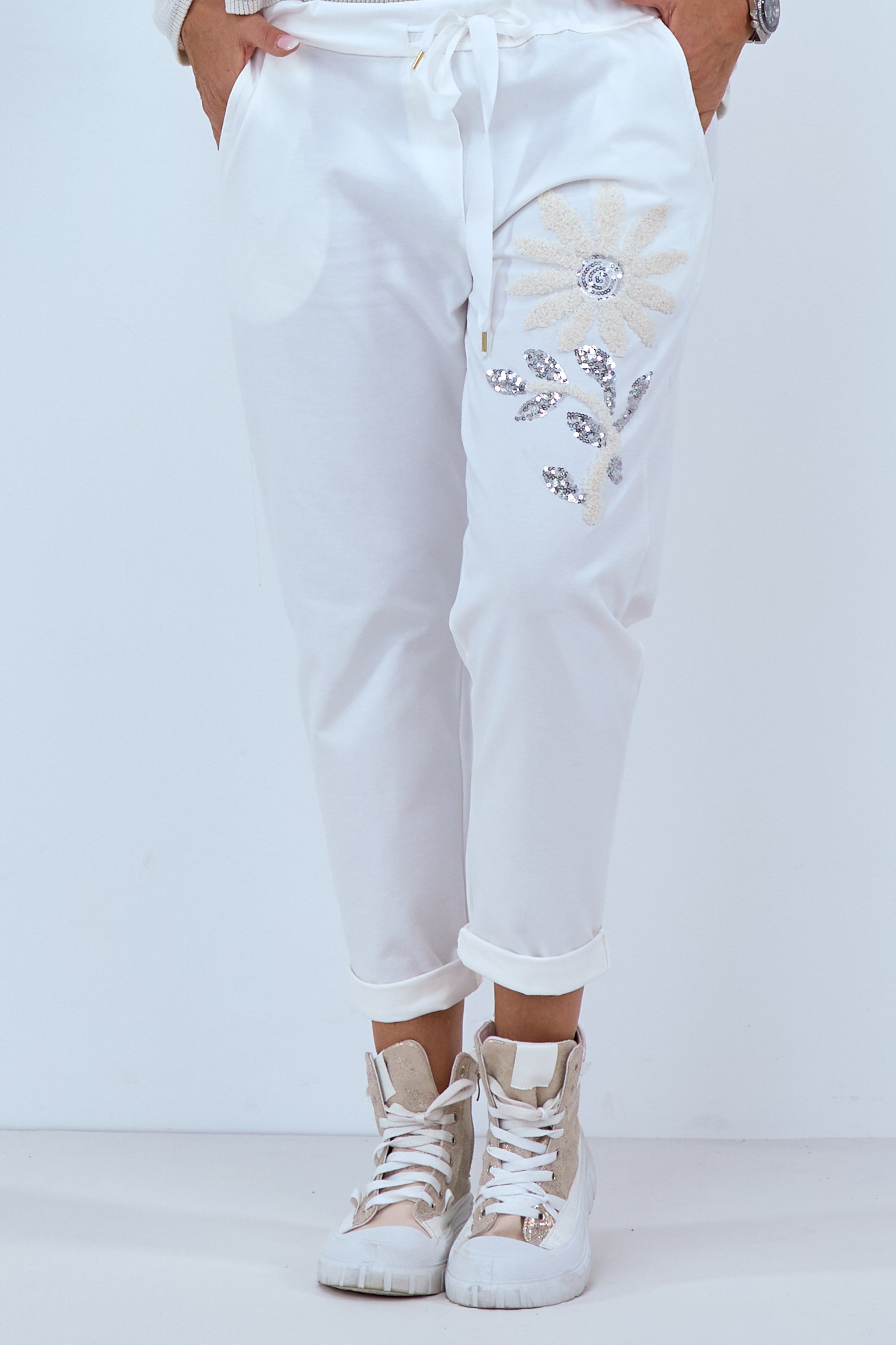 Pants with flocked flowers, white