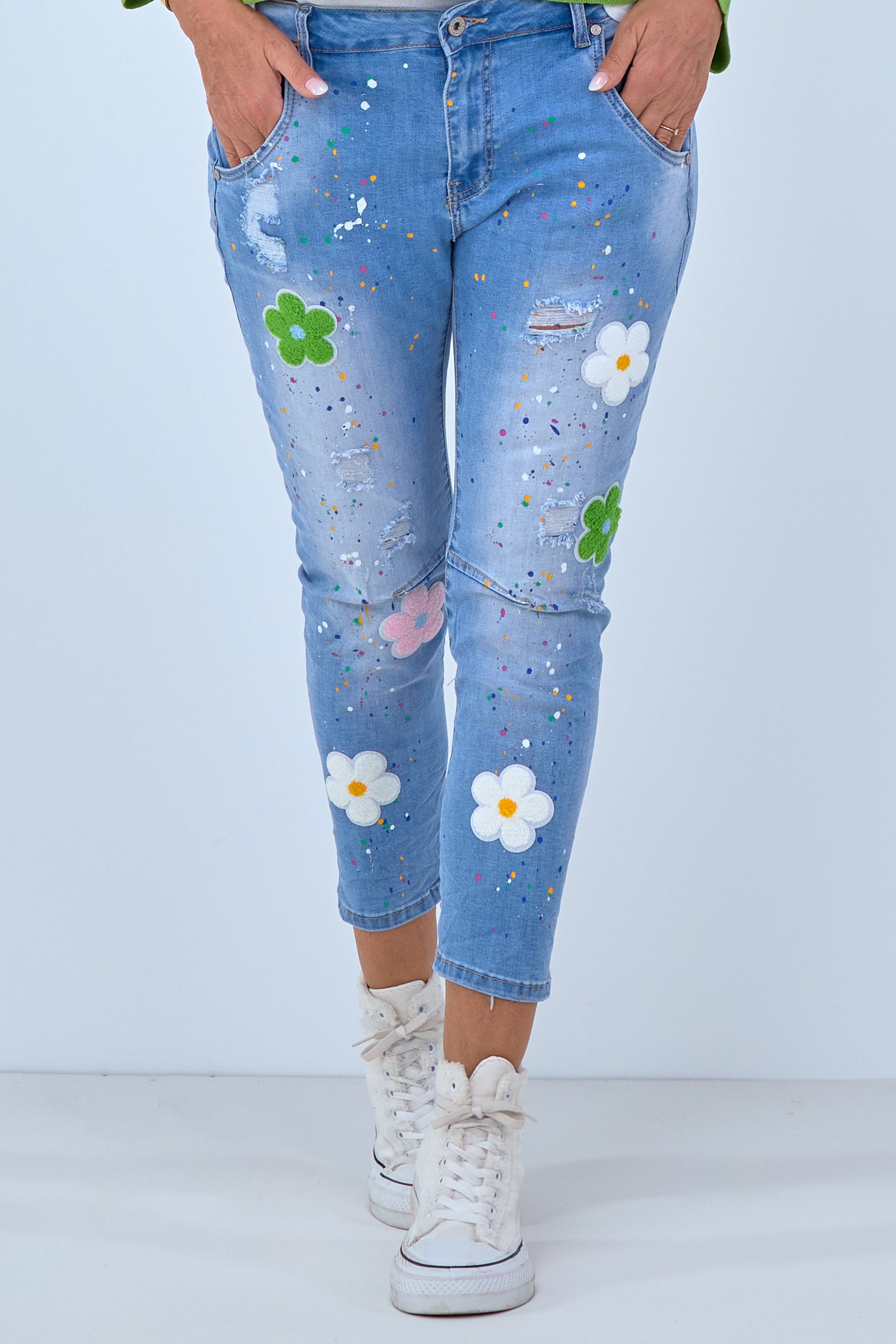 Jeans mit aufgelockten Blumen, denim-bunt