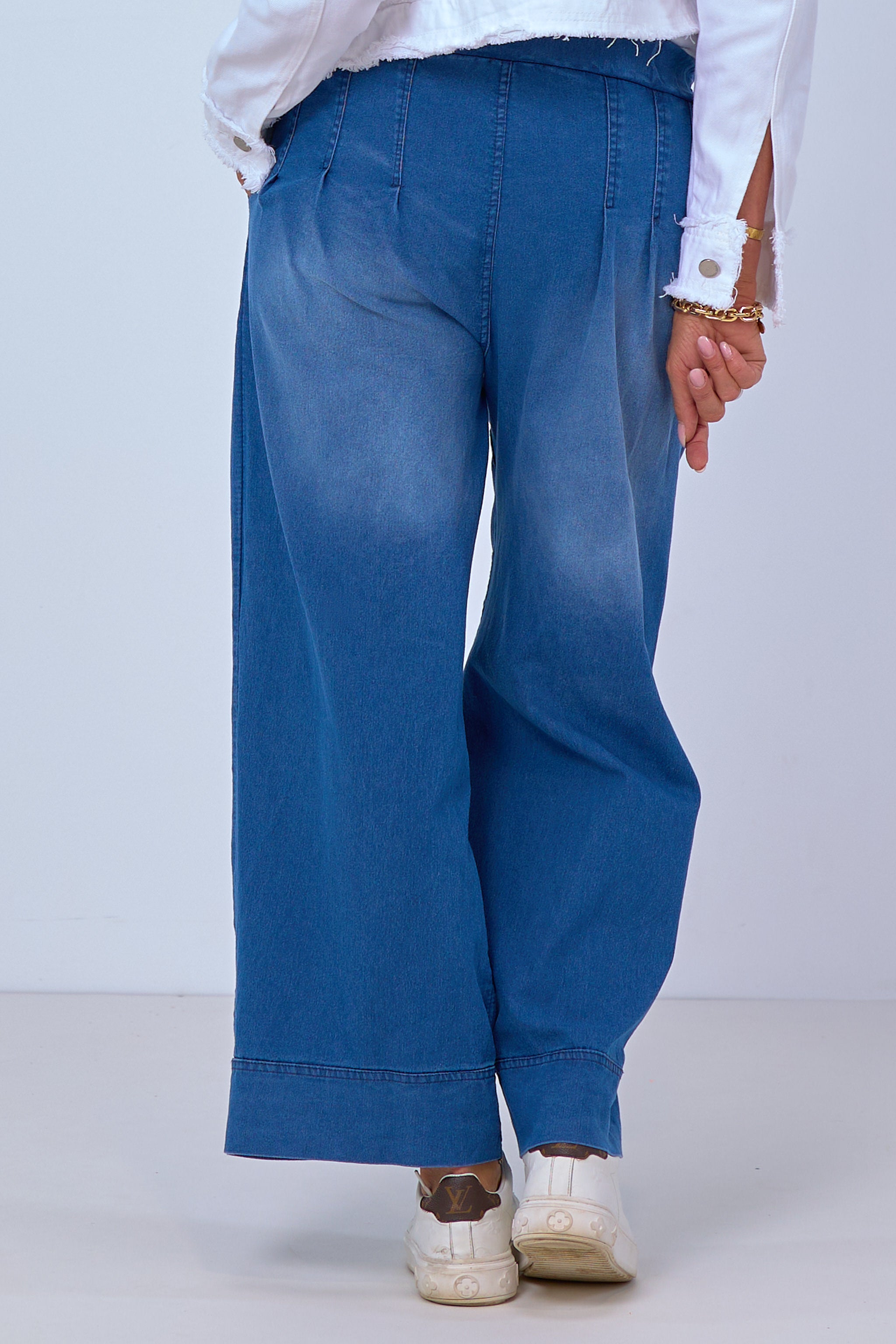 Marlene Jeans mit abgesteppten Bundfalten, blau