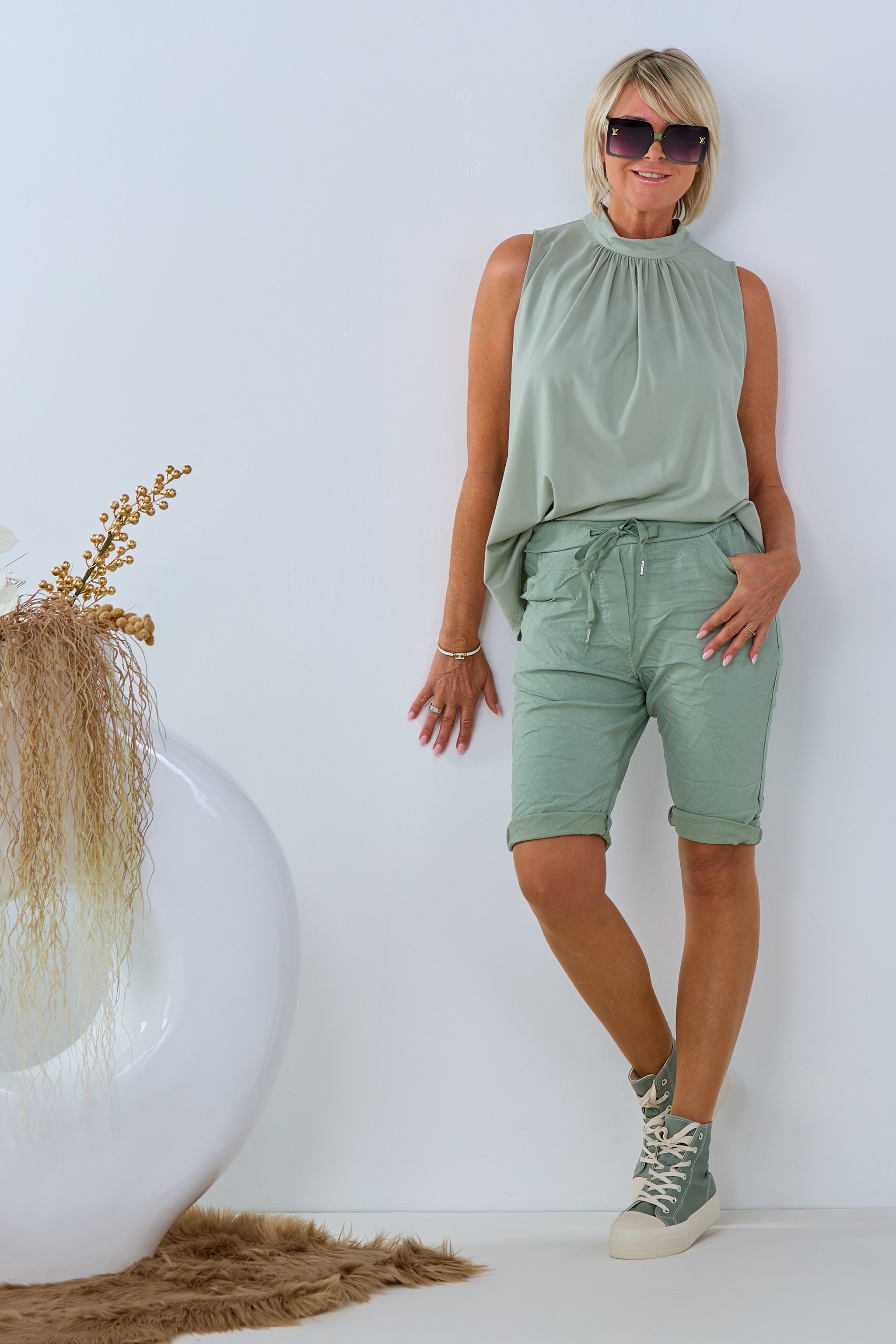 Shorts mit elastischem Bund - klein, oliv von Trends & Lifestyle
