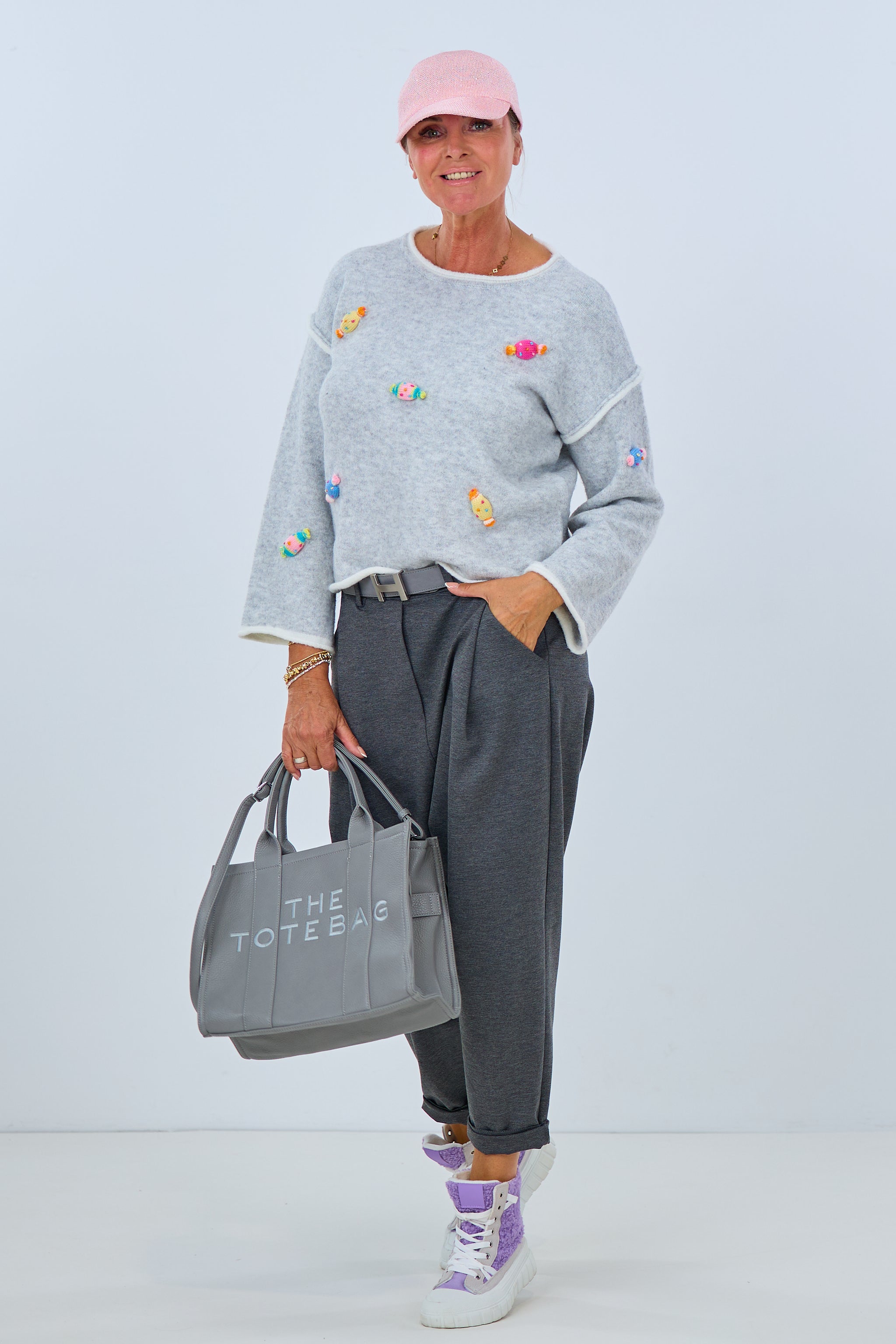 Knitted sweater with candy, grey