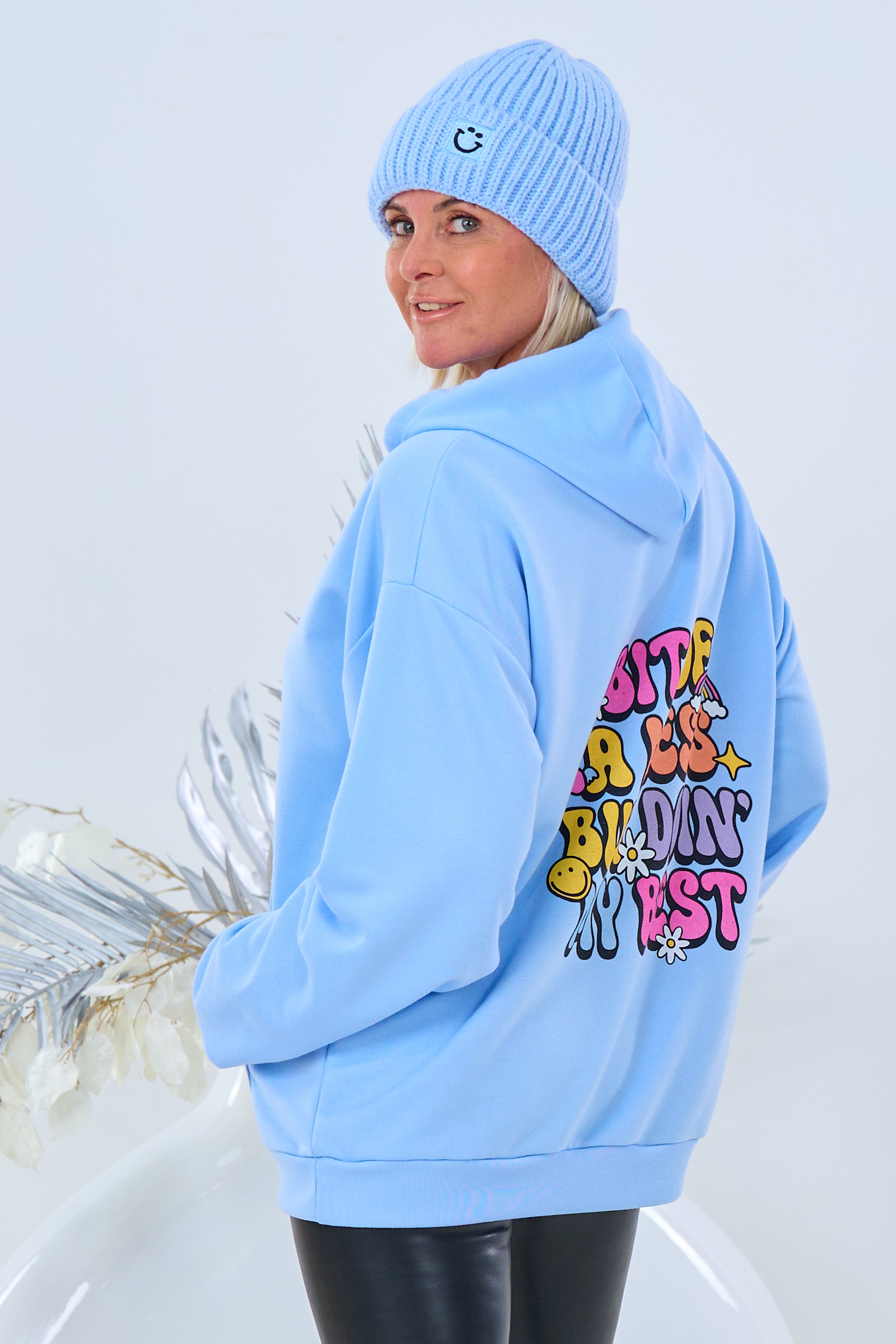 Hoodie mit Print: "Bit of a mess", hellblau von Trends & Lifestyle