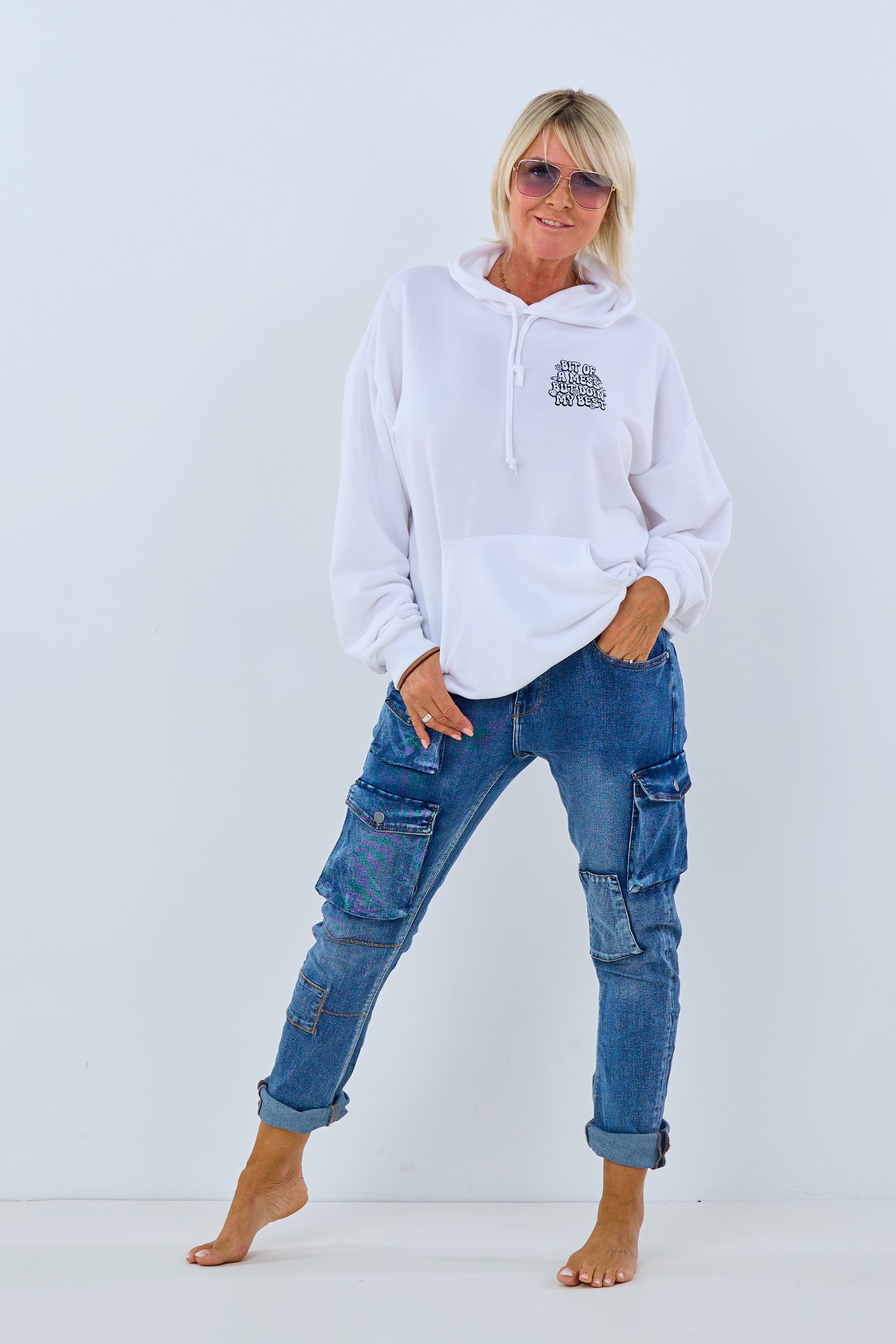 Hoodie mit Print: "Bit of a mess", weiß von Trends & Lifestyle