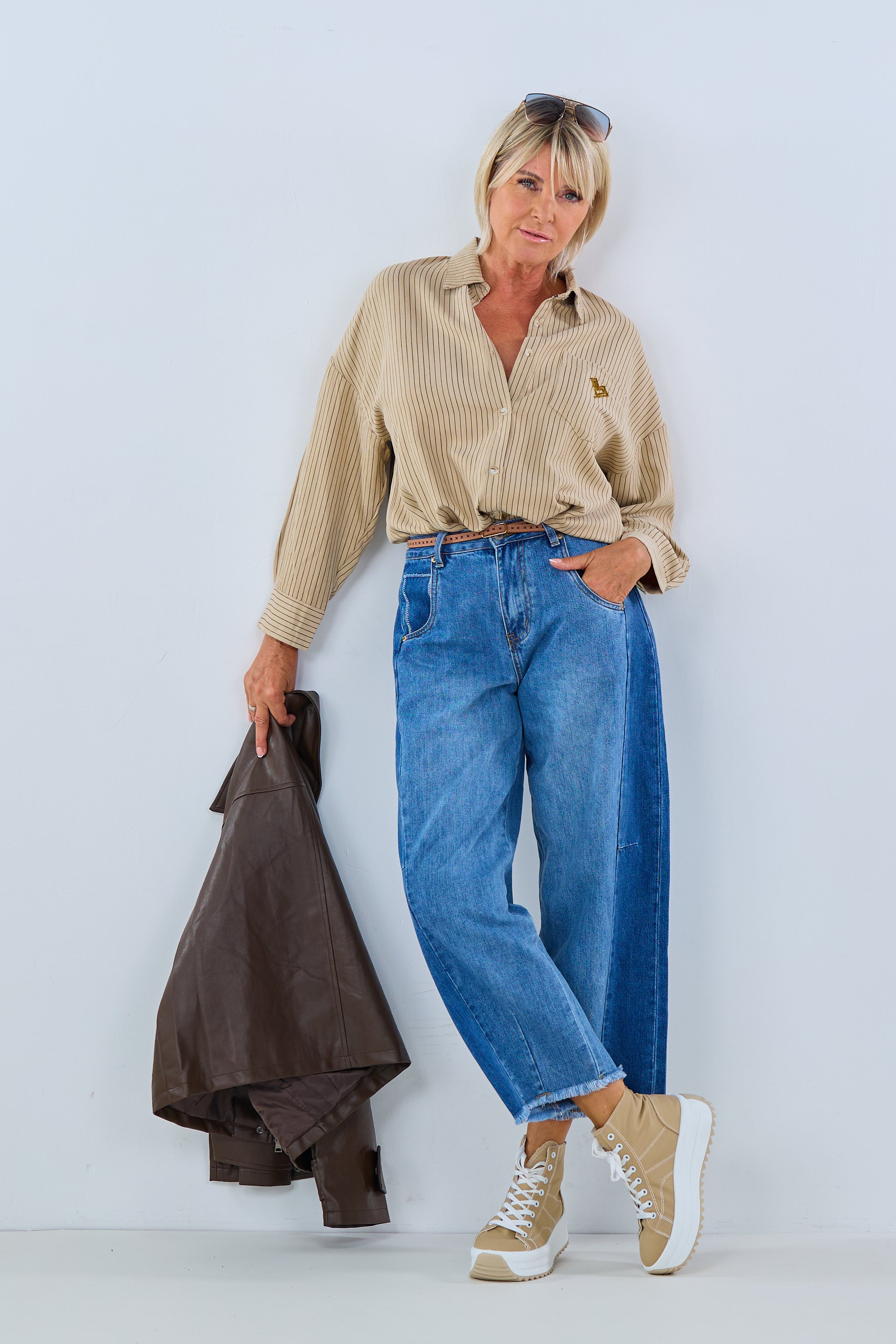 Mom jeans with small fringes, denim blue