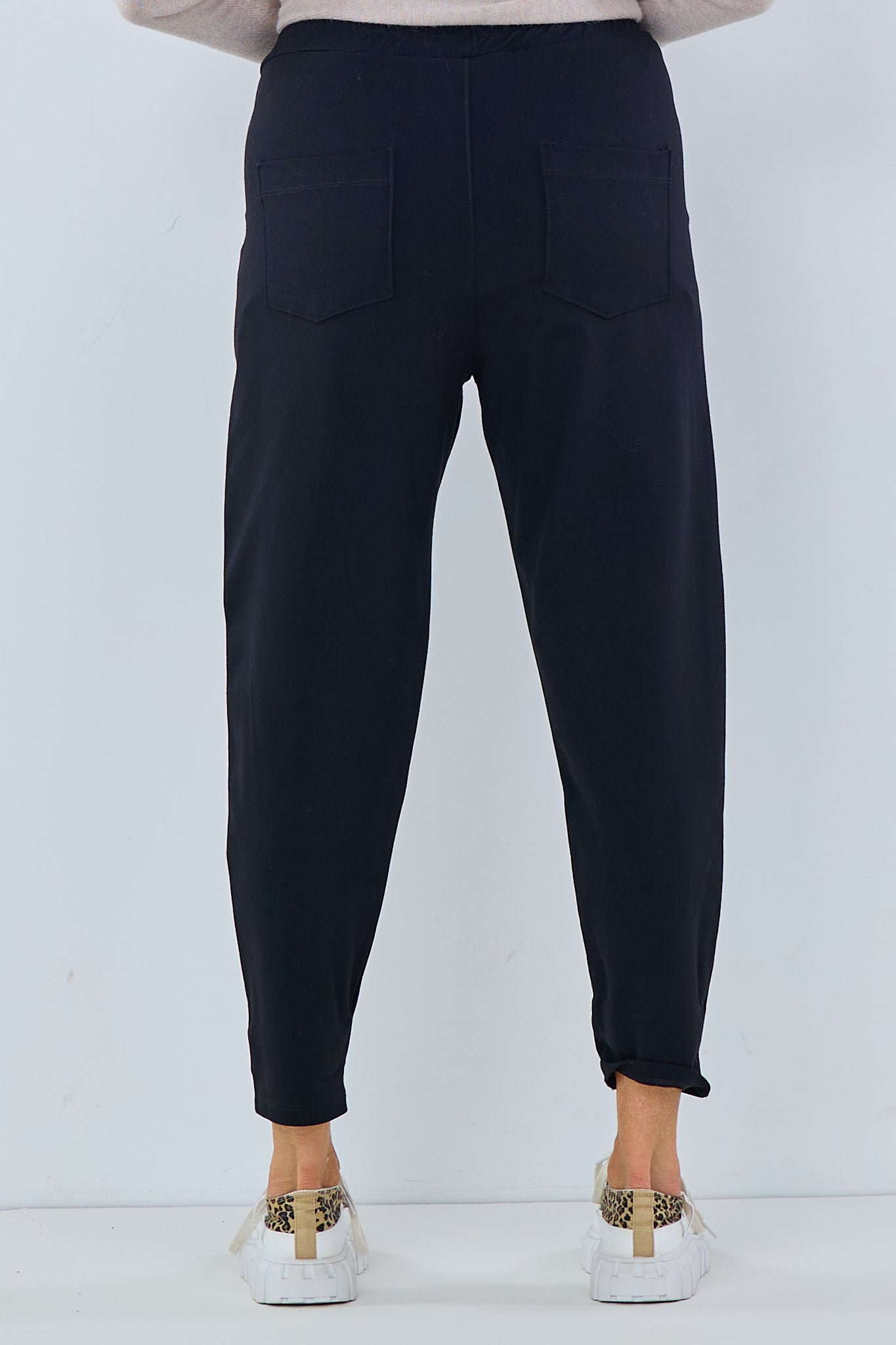 elegante Joggpants mit Bundfalten in schwarz von Trends & Lifestyle