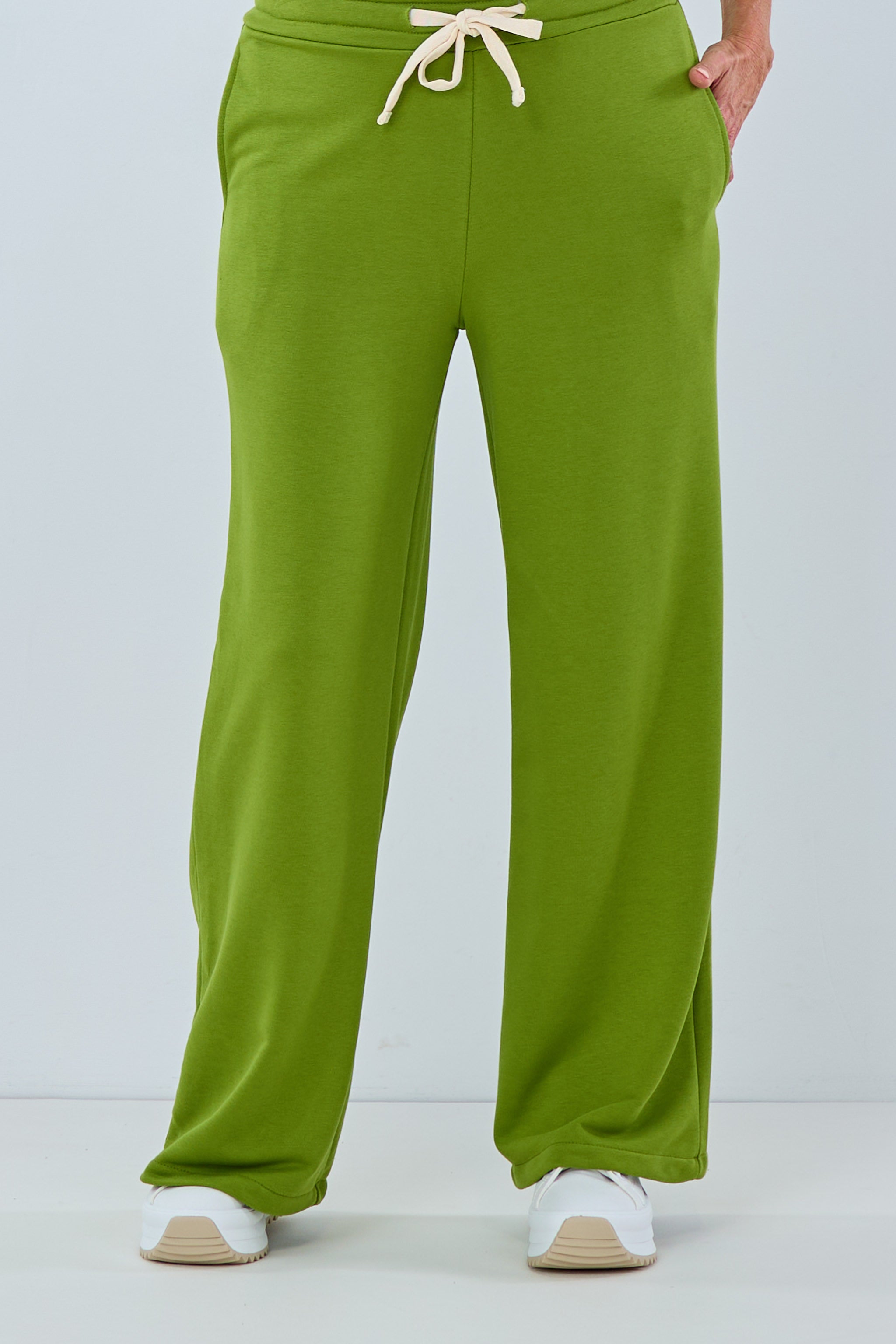 Sweatpants in Marlene style, green