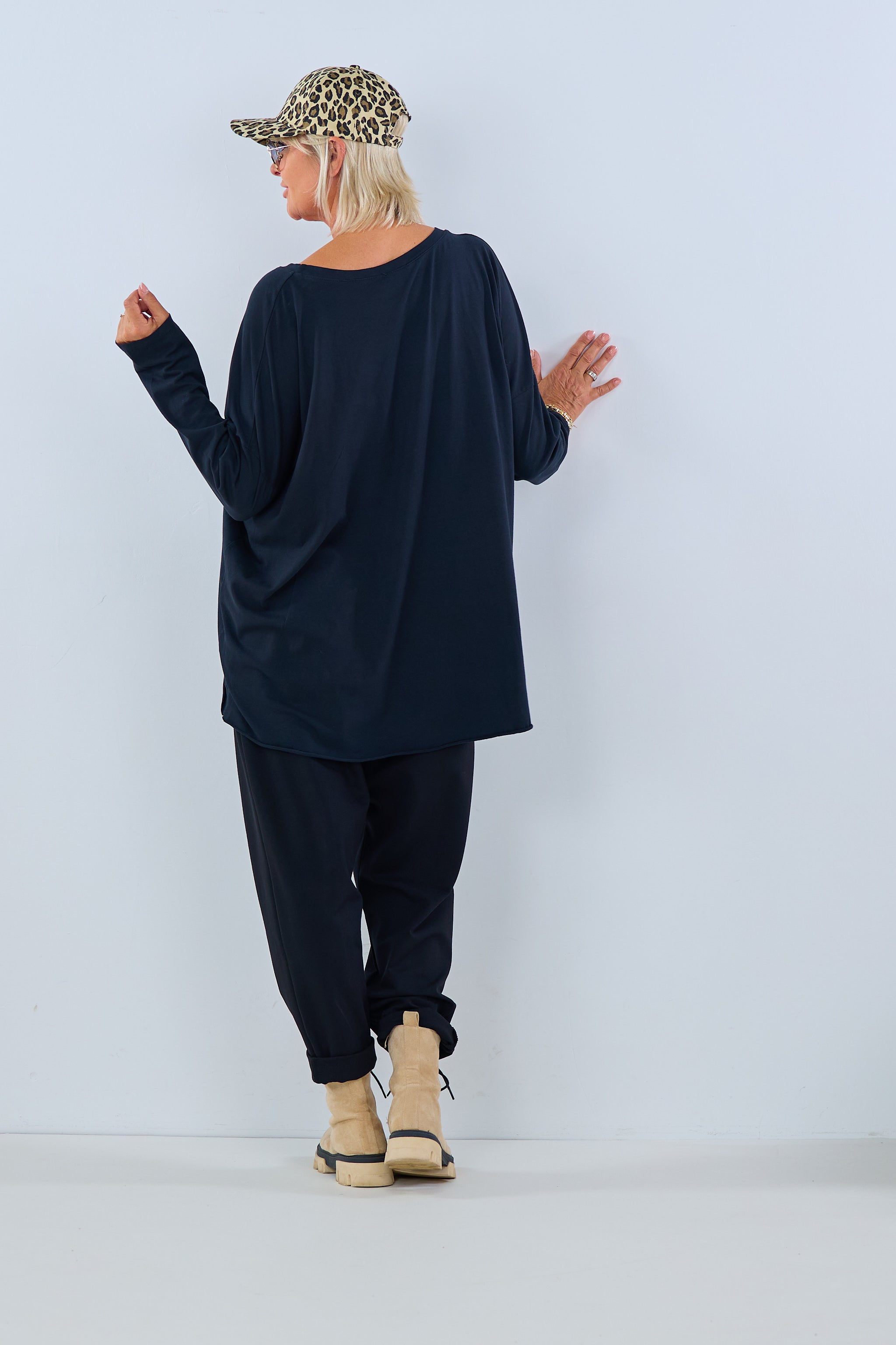 Oversized shirt with rivets, black