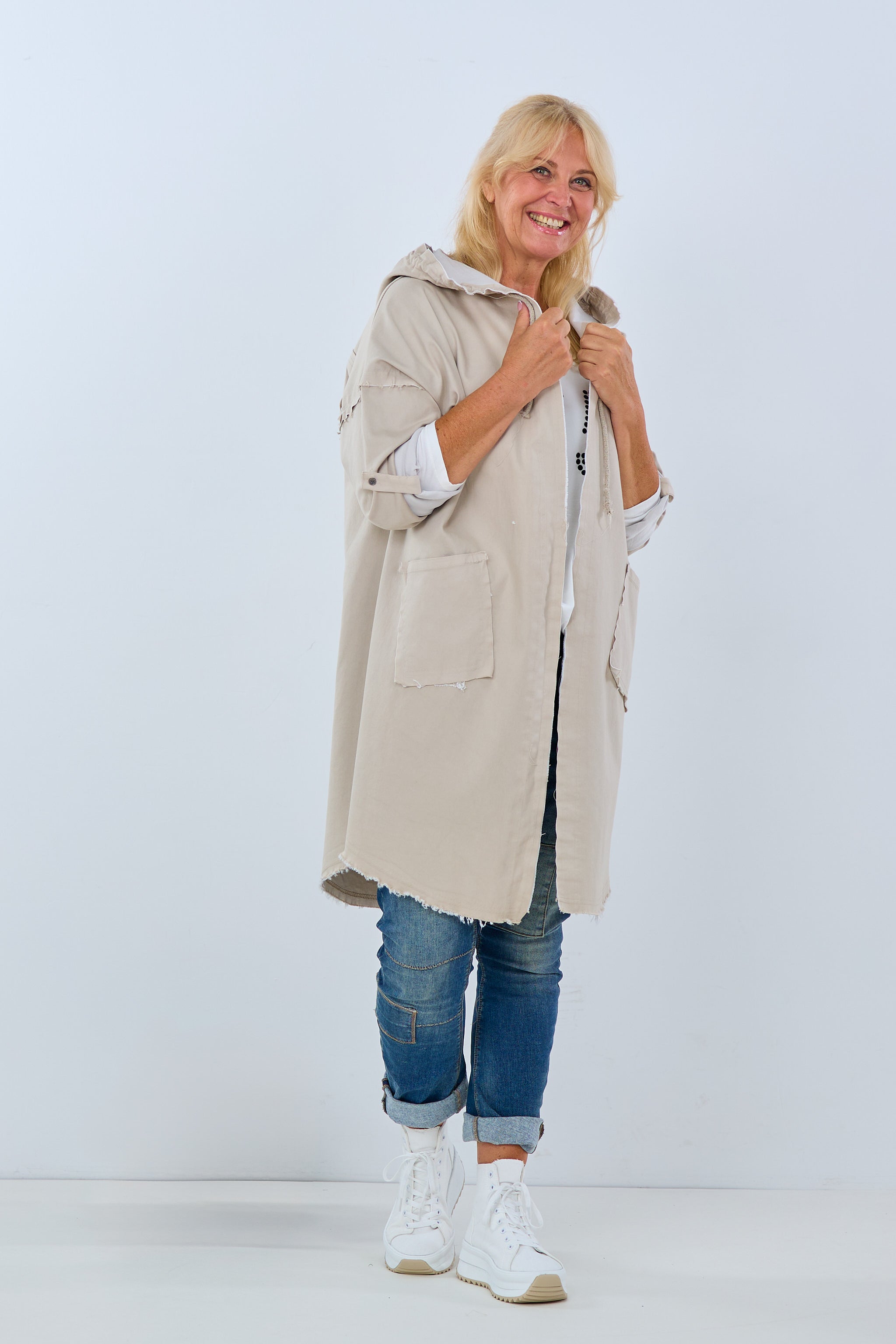 Cool short coat with hood, stone