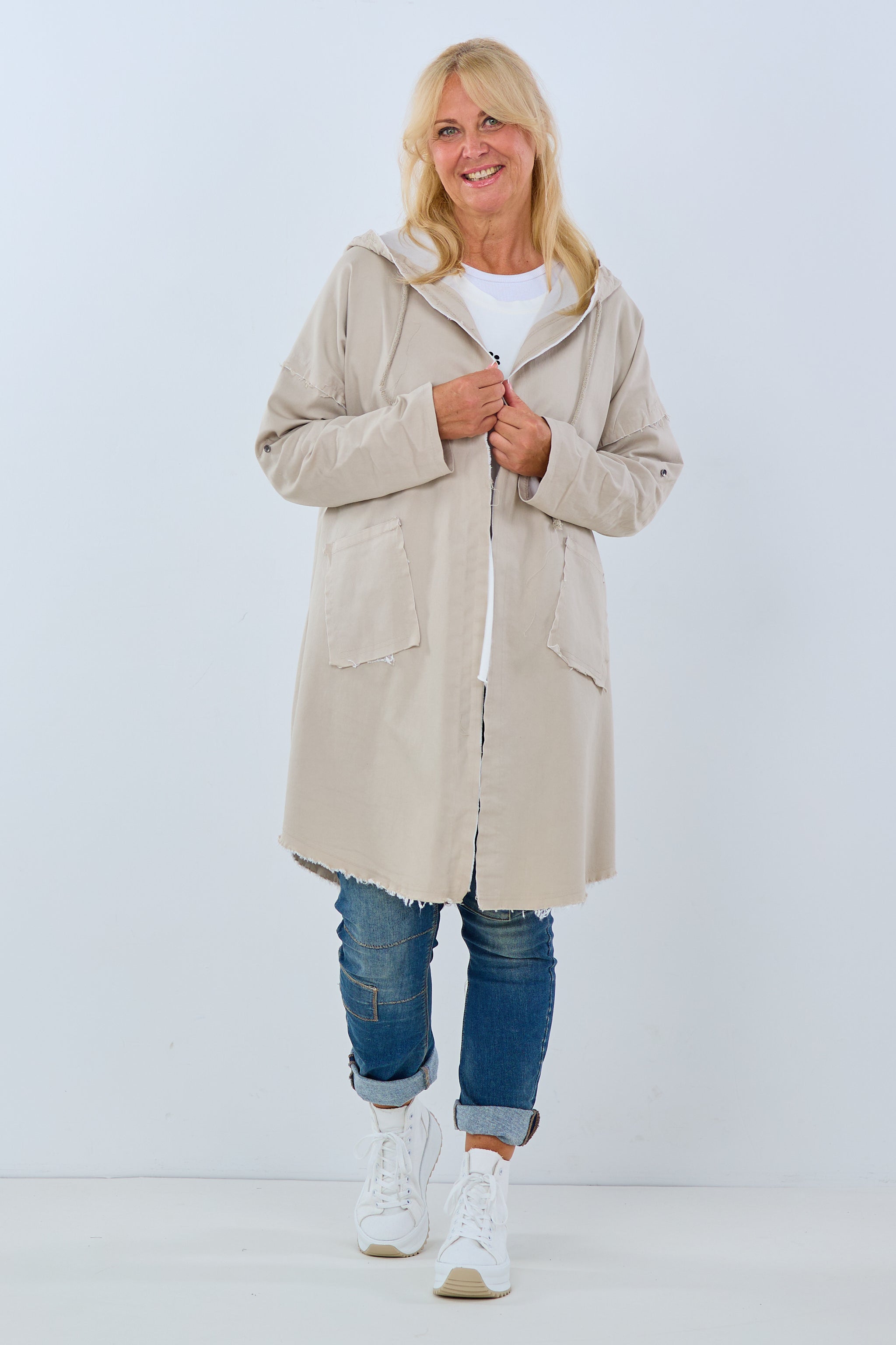 Cool short coat with hood, stone