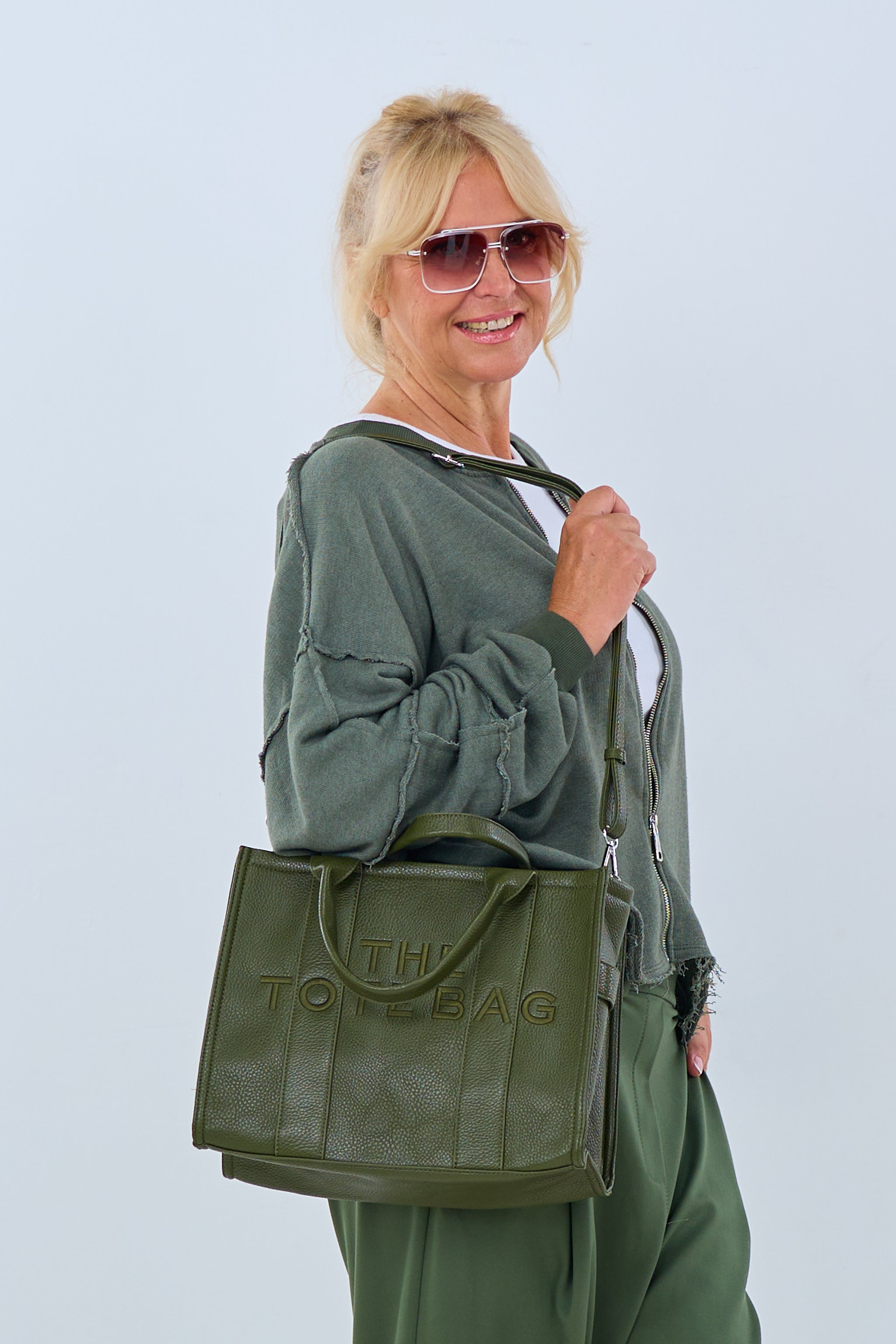 Stylish shopper, khaki