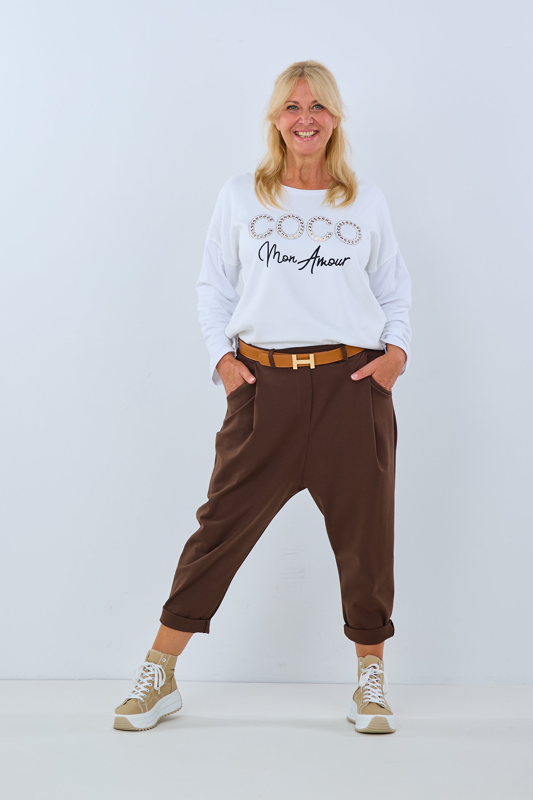 Elegant baggy pants, brown