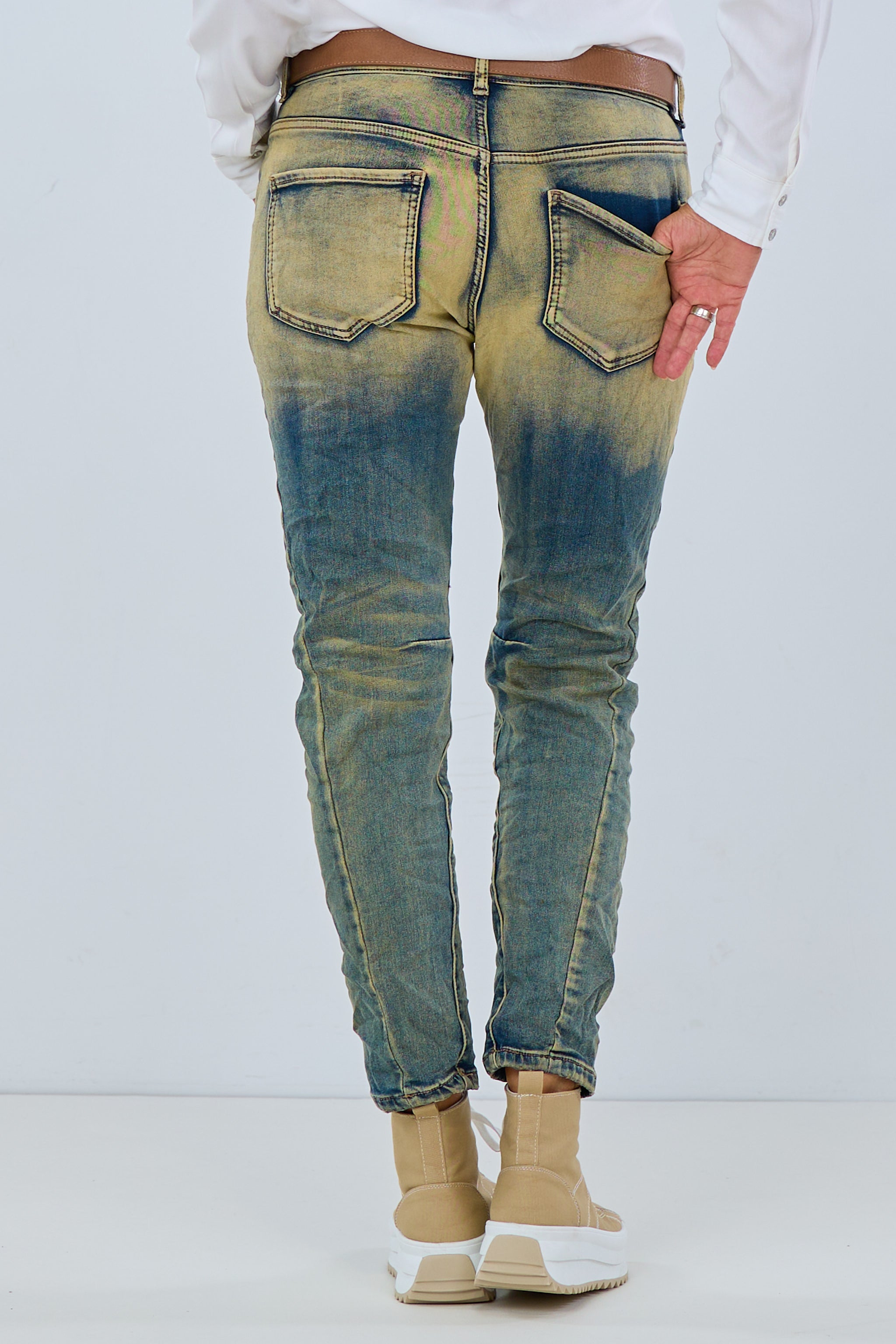 Cool jeans with a special wash, denim-sand