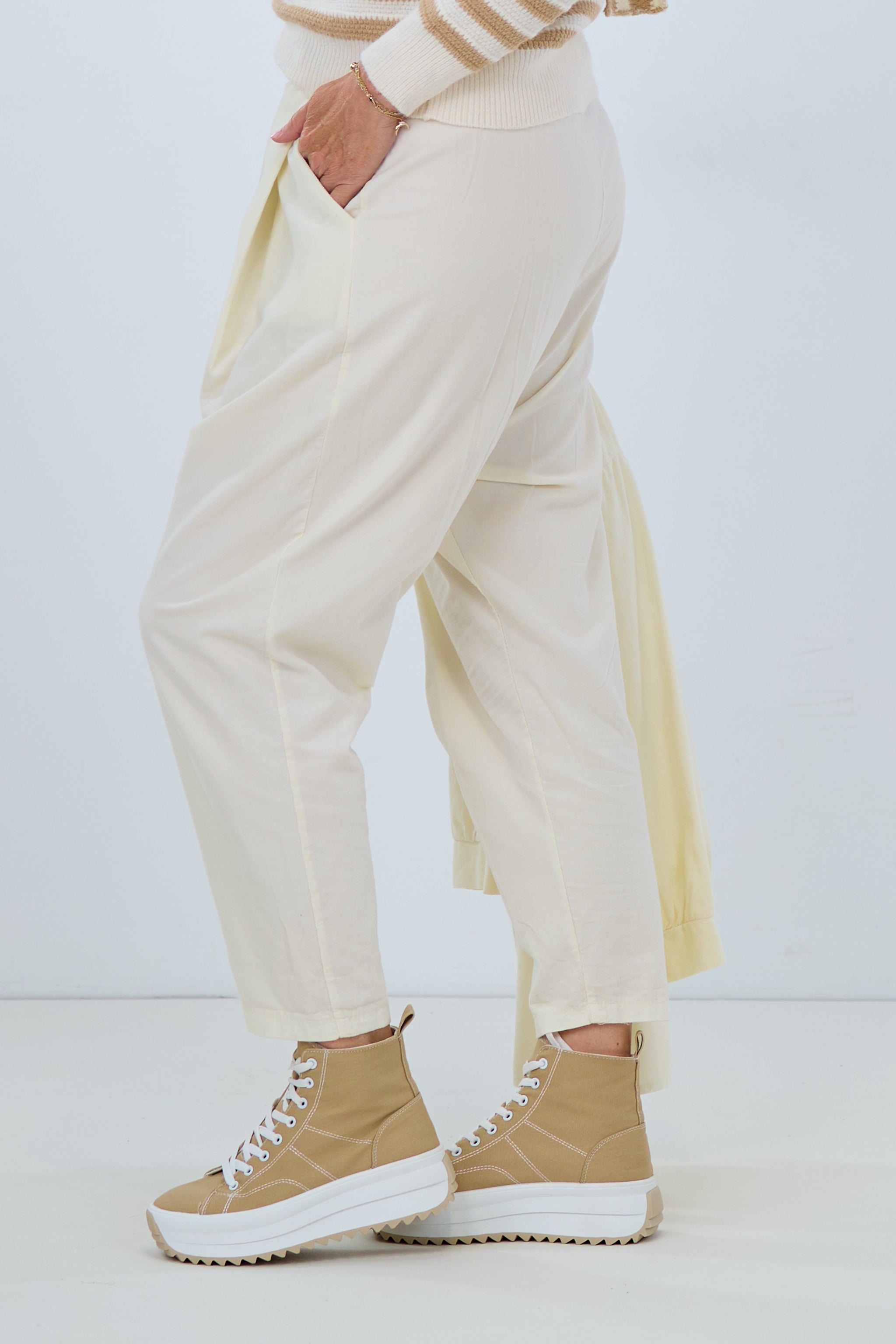 elegant baggy fine corduroy trousers, light creme