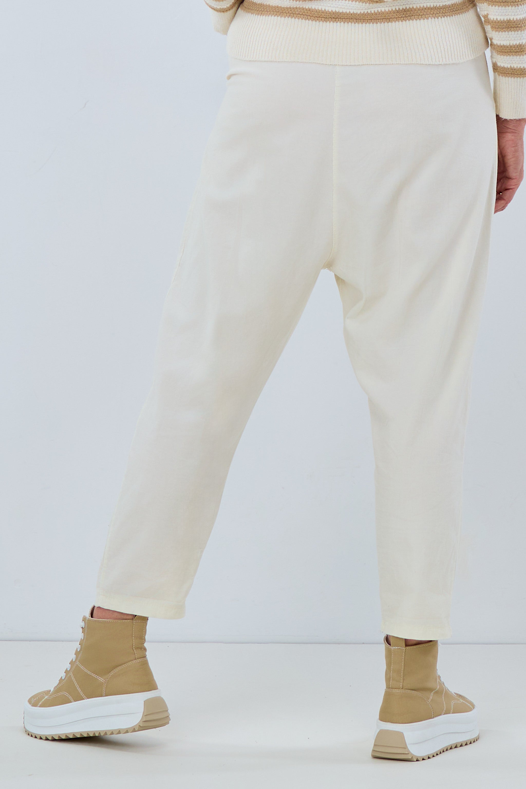 Elegante Baggy Feincordhose, hell creme