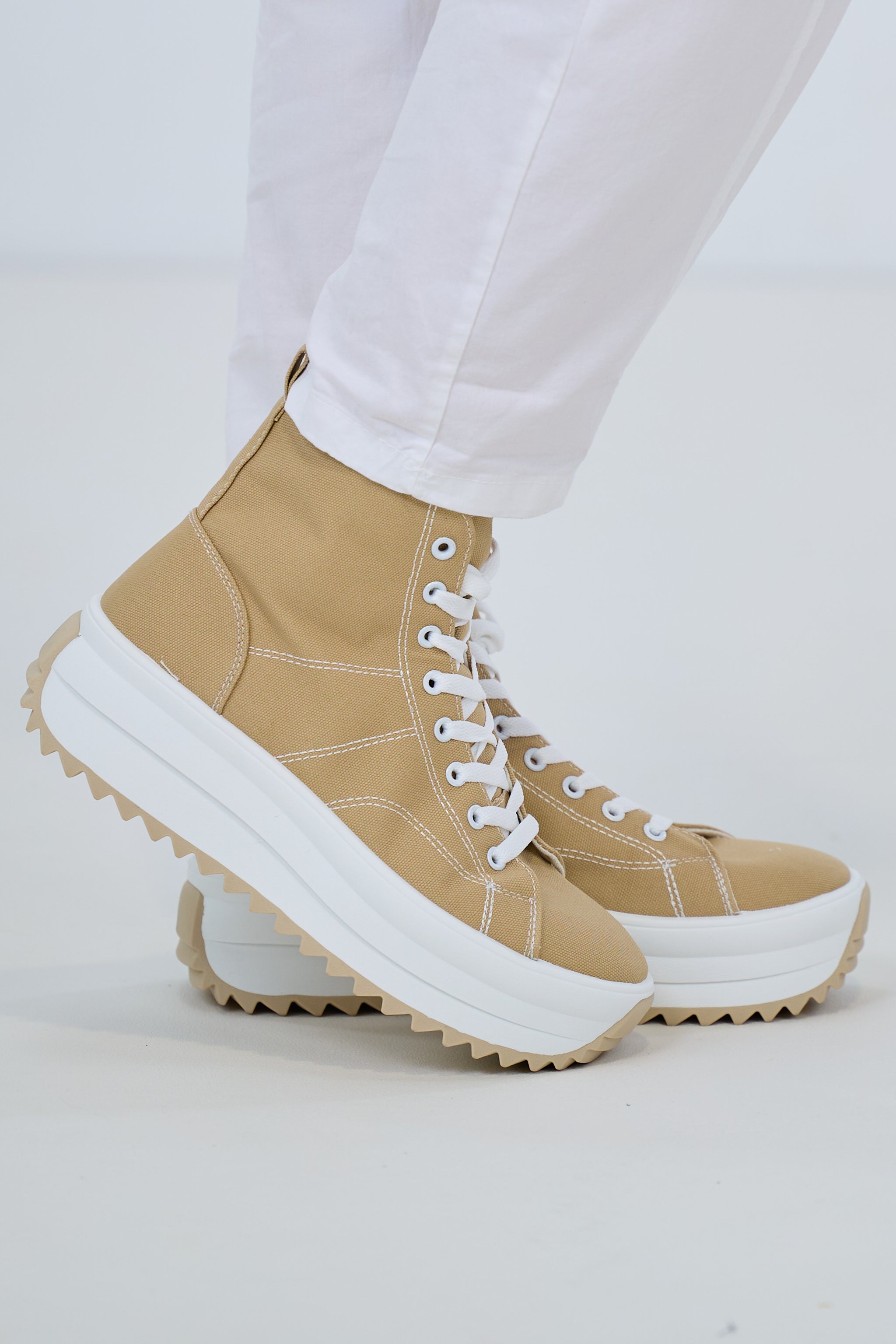 High Sneaker mit Plateausohle, beige von Trends & Lifestyle