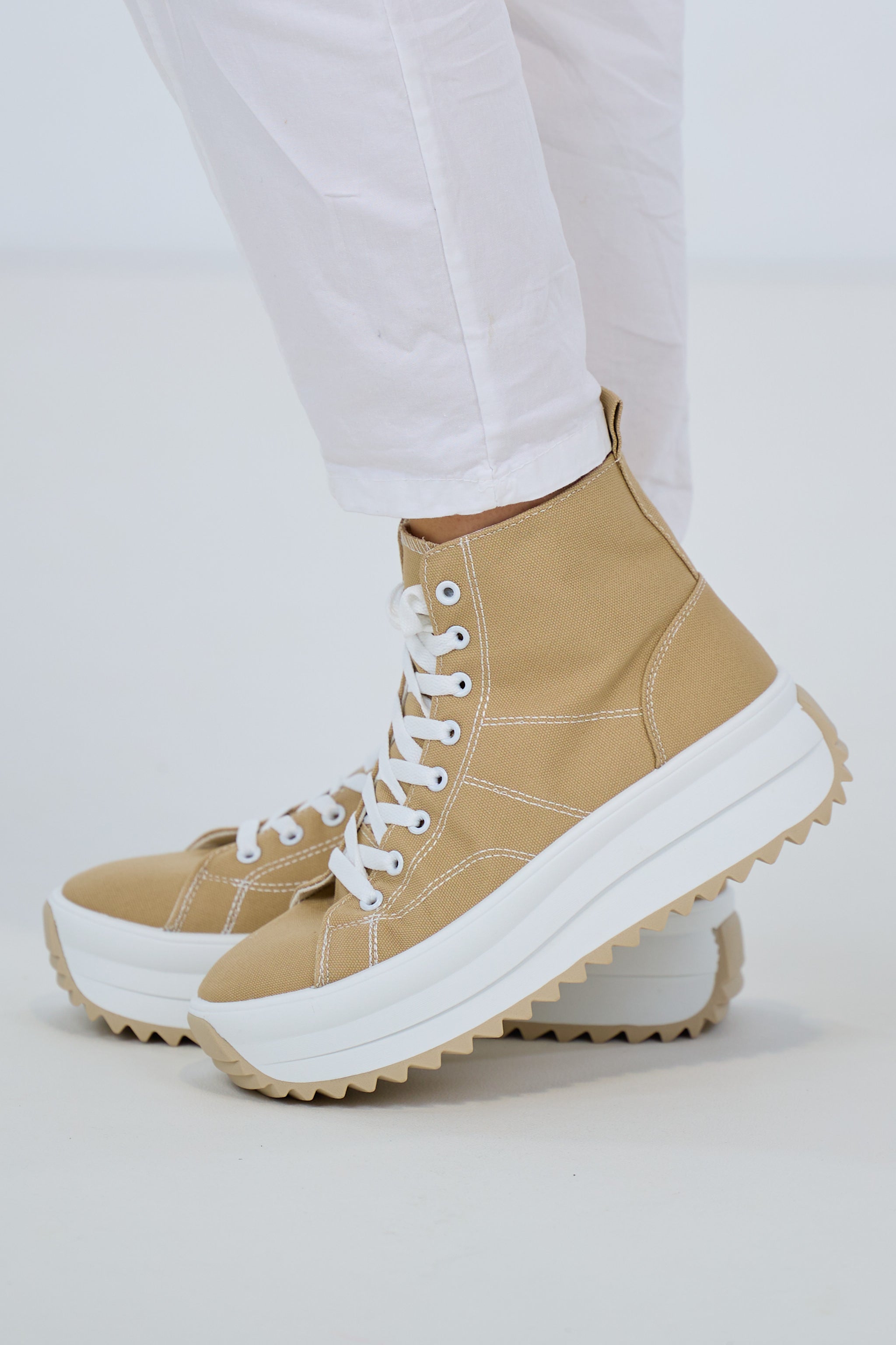 High Sneaker mit Plateausohle, beige von Trends & Lifestyle