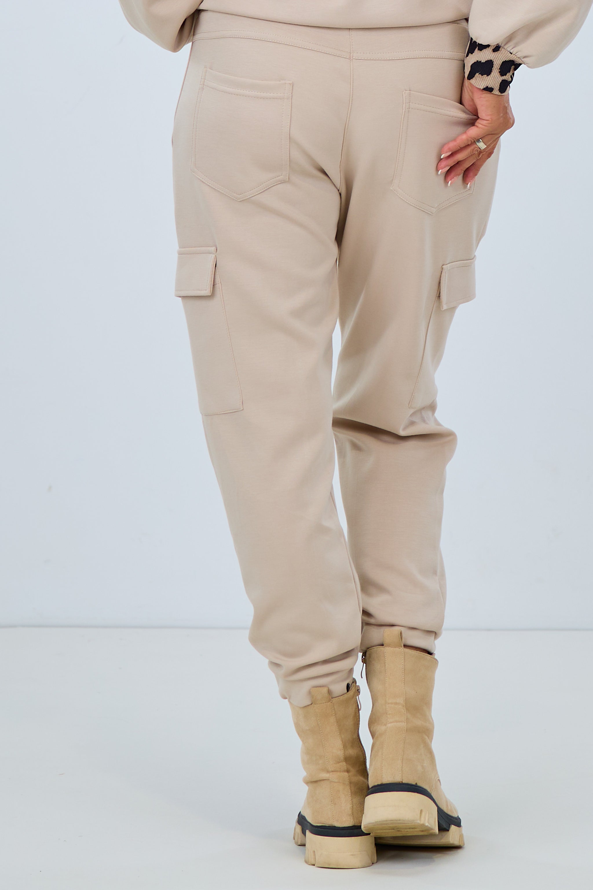 soft pull-on trousers with Leo belt, beige