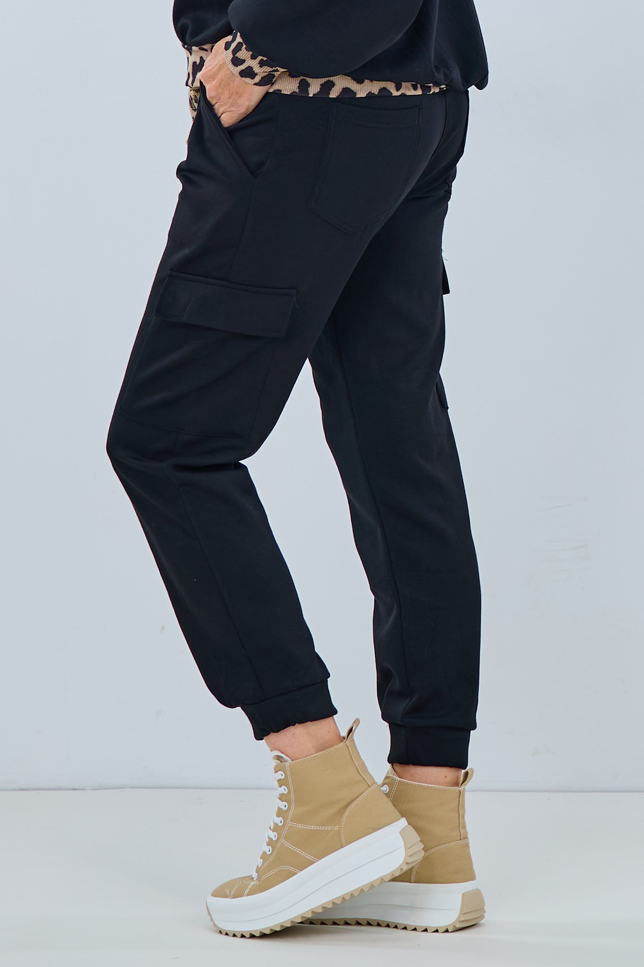 soft pull-on trousers with Leo belt, black