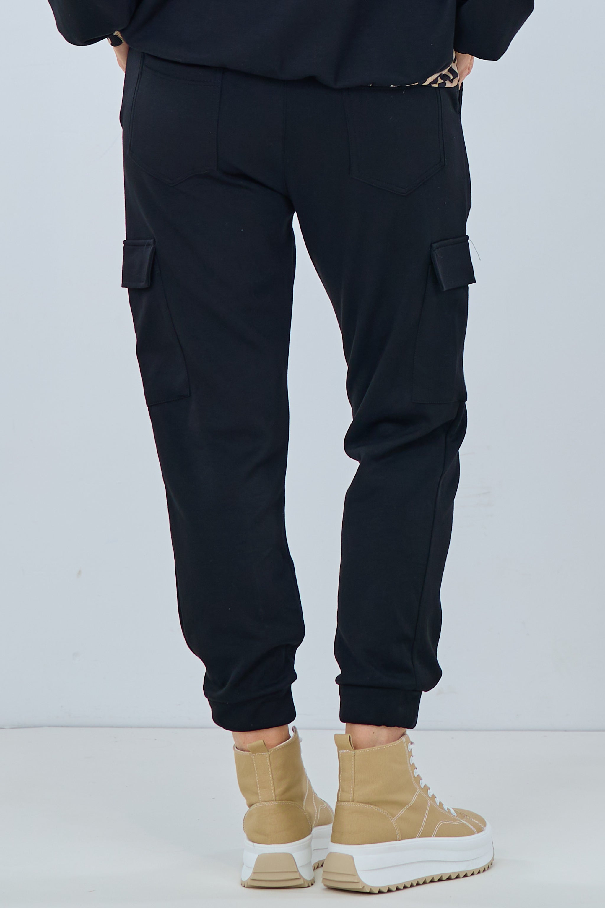 soft pull-on trousers with Leo belt, black