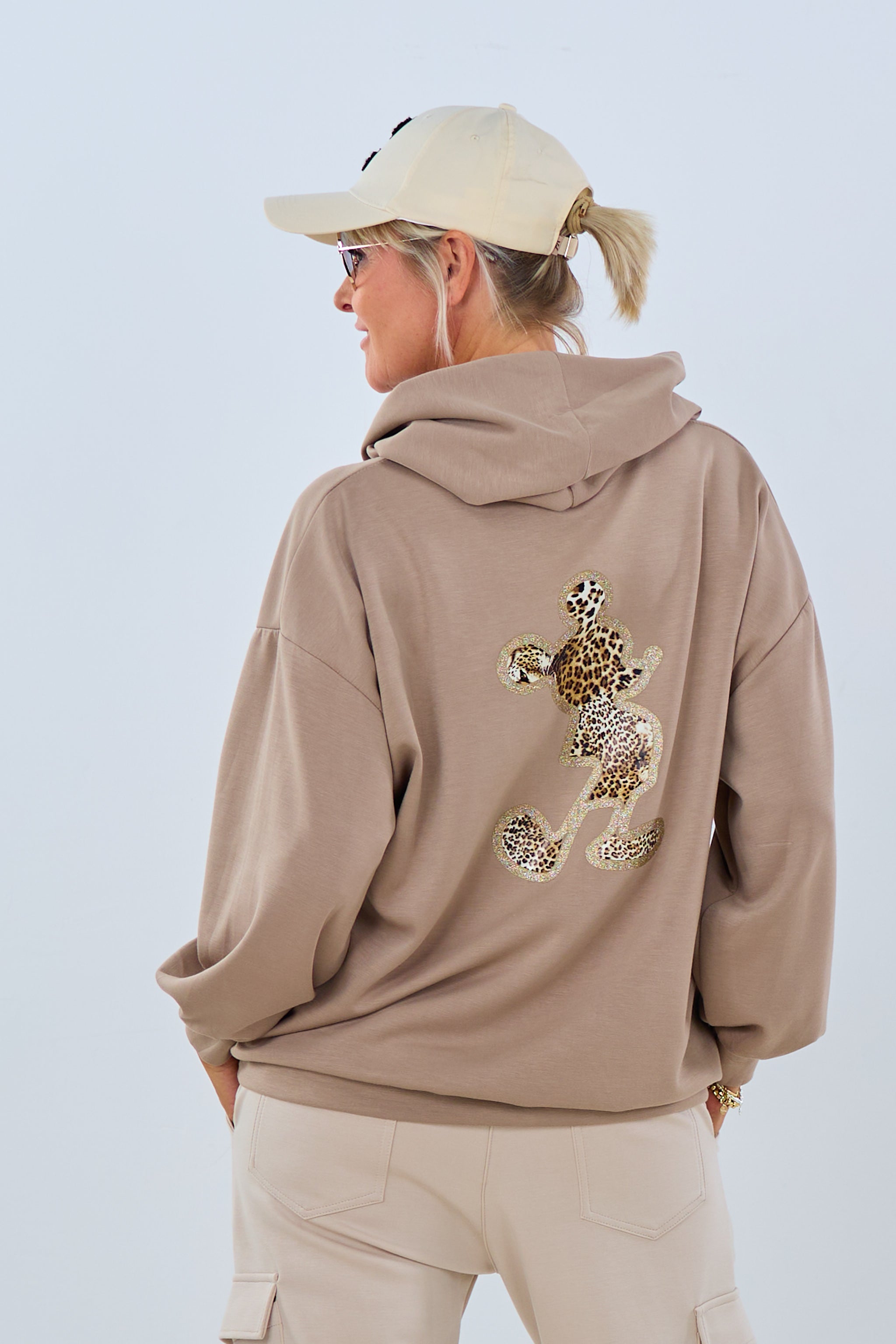 Viscose hoodie with Leo patch, taupe