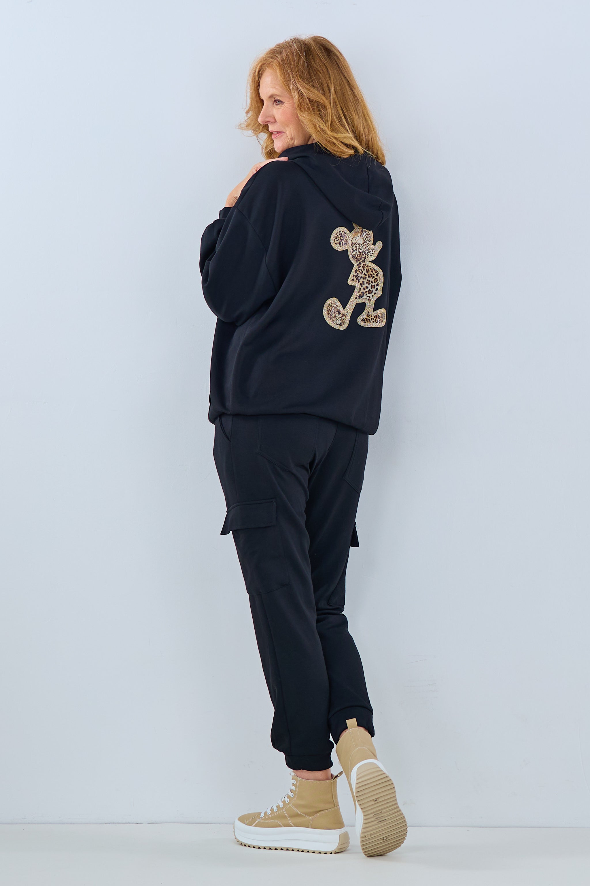 Viscose hoodie with Leo patch, black