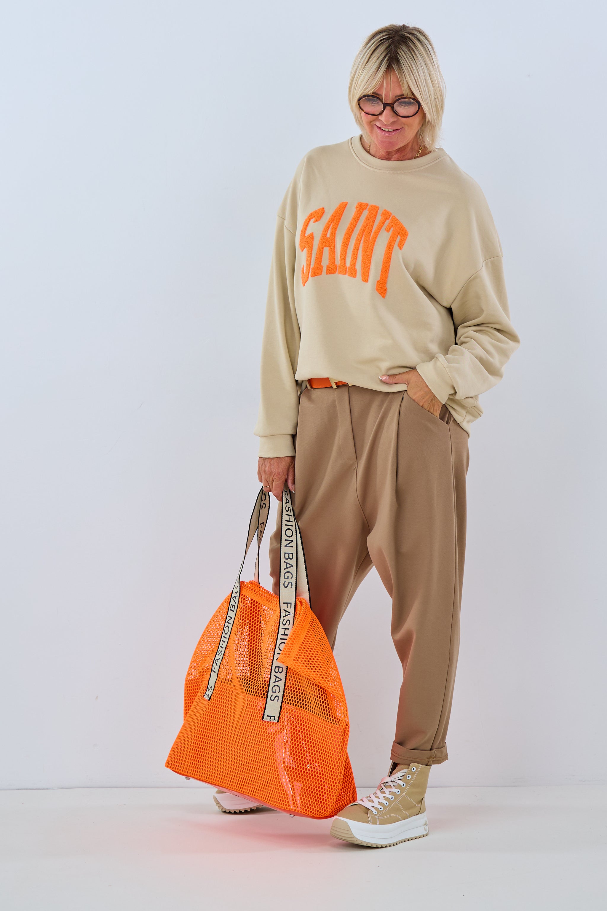 Sweaty SAINT, beige-orange