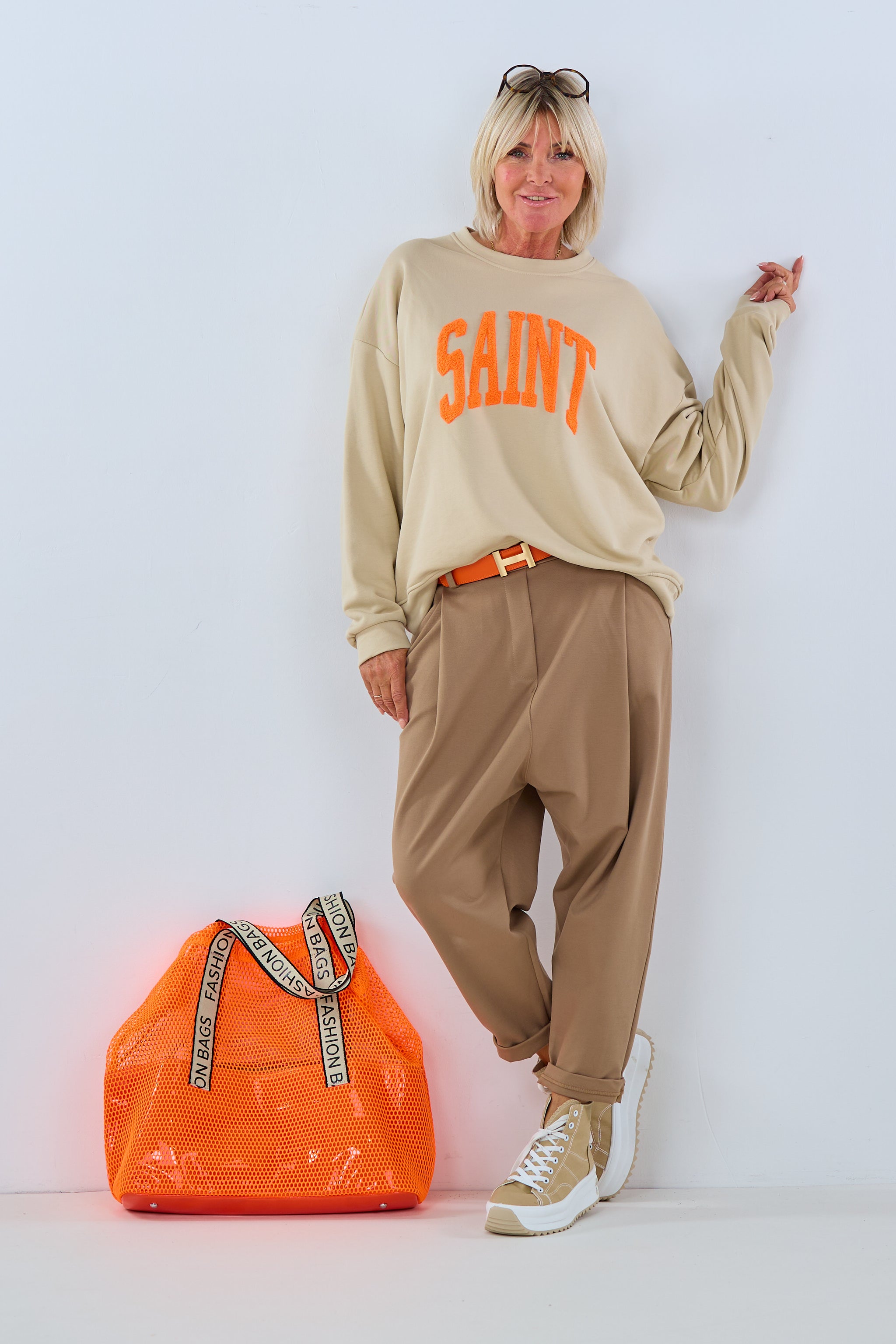 Sweaty SAINT, beige-orange