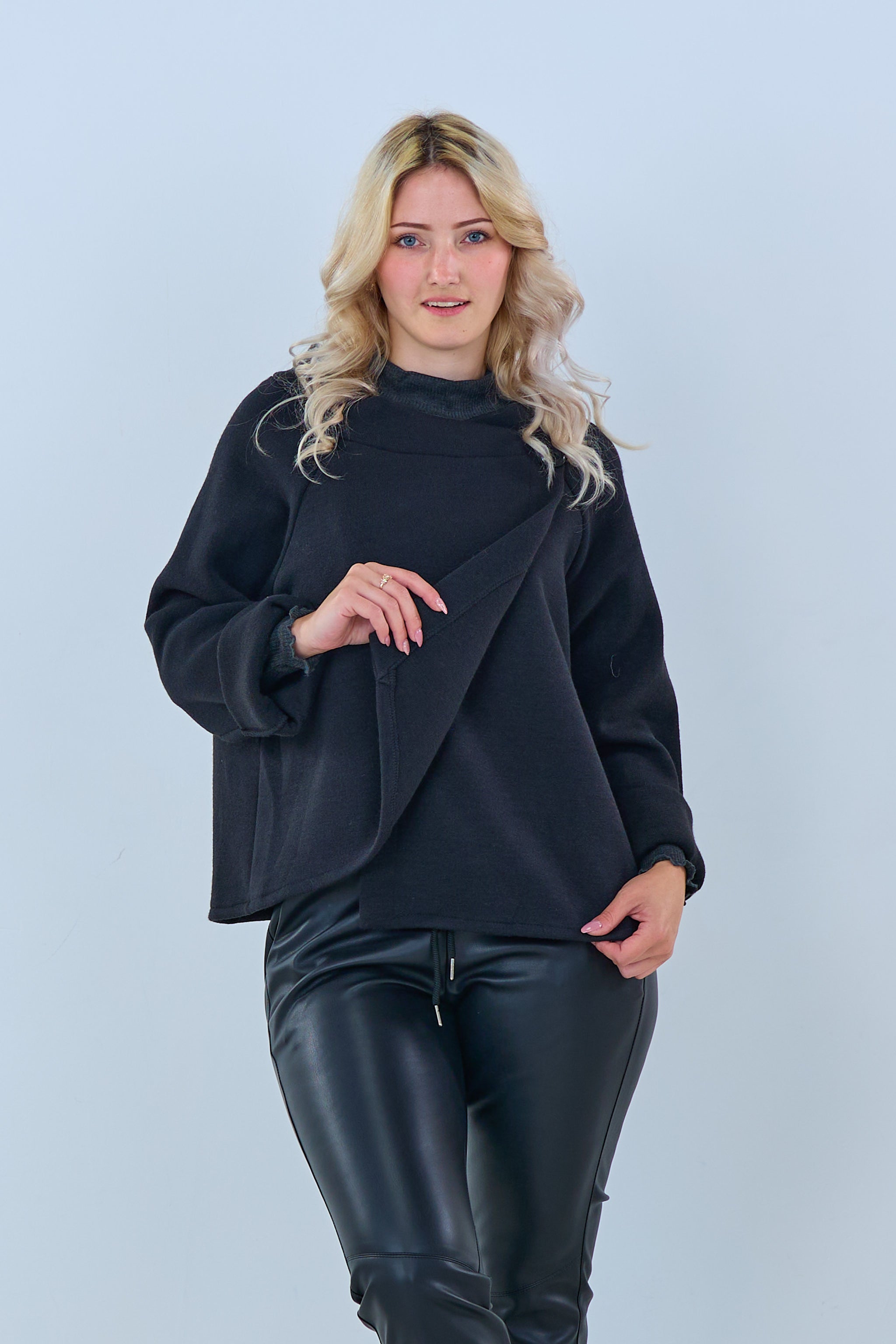 Poncho-Jacke mit Ärmeln, schwarz von Trends & Lifestyle