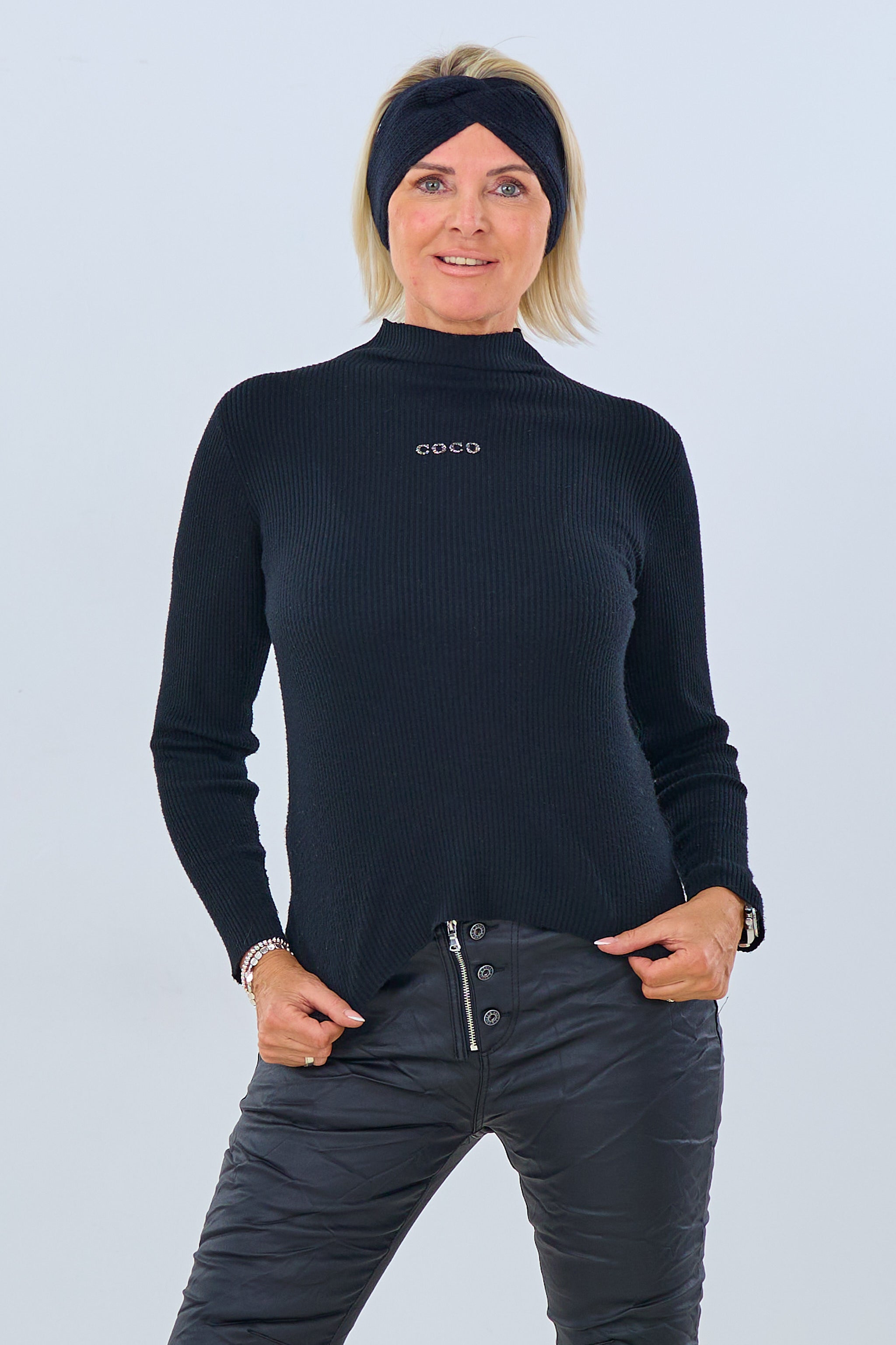 Gerippter Pulli mit Glitzer Schriftzug, schwarz von Trends & Lifestyle