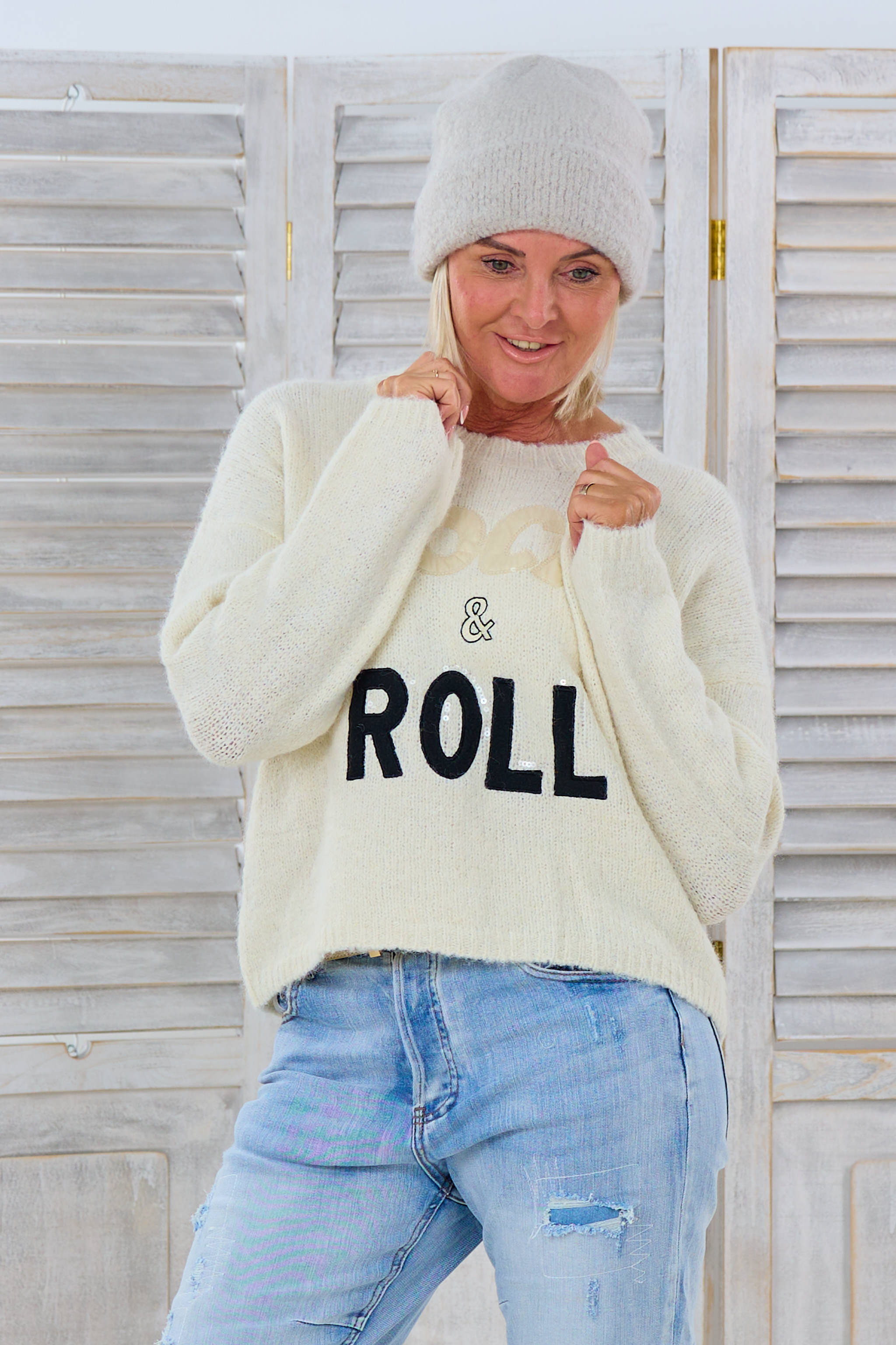 kurzer Strickpulli mit Rock&Roll-Schriftzug, creme von Trends & Lifestyle