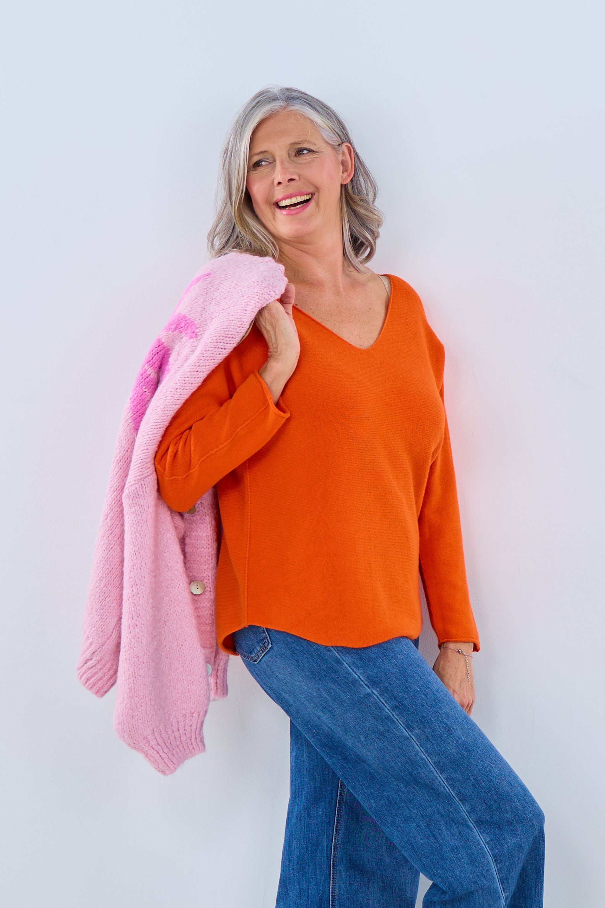 Strickpulli quergestrickt mit V-Ausschnitt, orange von Trends & Lifestyle 