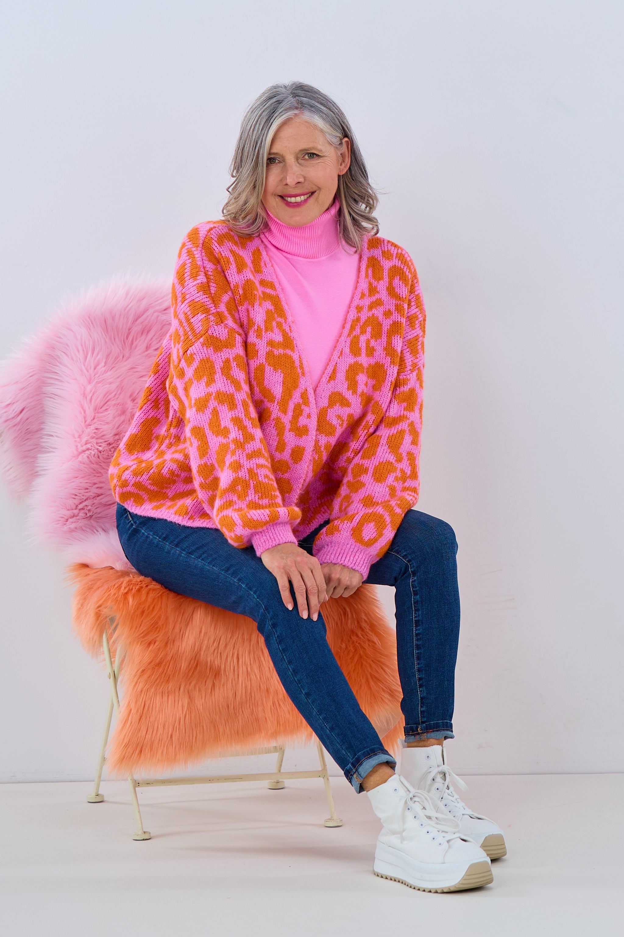 Strickjacke im Leo-Muster, rosa-orange von Trends & Lifestyle